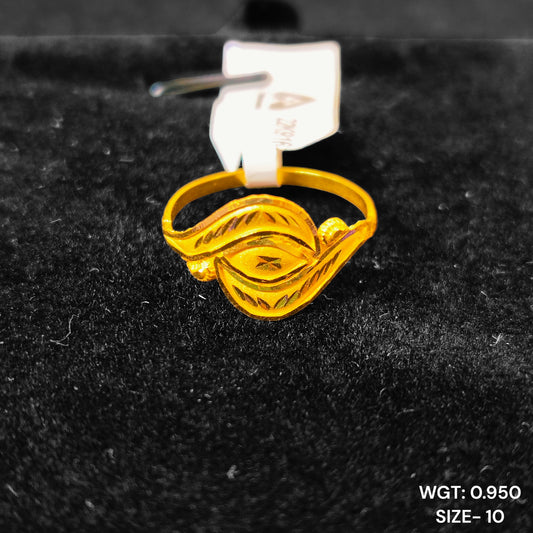 TRJ (SIZE: 10) WGT: 0.950 GM APPROX 22KT HUID HALLMARK GOLD RING FOR WOMEN 1 PIECE.