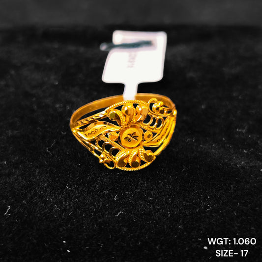 TRJ (SIZE: 17) WGT: 1.060 GM APPROX 22KT HUID HALLMARK GOLD RING FOR WOMEN 1 PIECE.