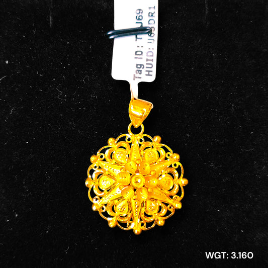 TRJ WGT: 3.160 GM APPROX 22KT HUID HALLMARK GOLD LOCKET 1 PIECE WITH ADJUSTABLE TASSEL.