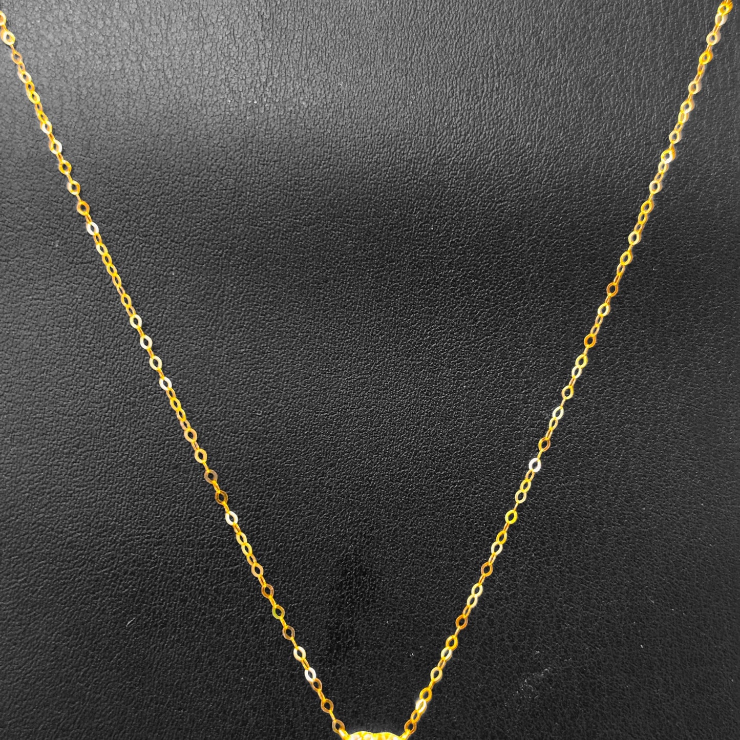 VIRAL TOFU CHAIN (GCS) TRJ WGT: 0.780 GM APPROX 18KT HUID HALLMARK GOLD CHAIN WITH PENDANT 1 PIECE 18 INCH (FOR SPECIAL GIFT ONLY)