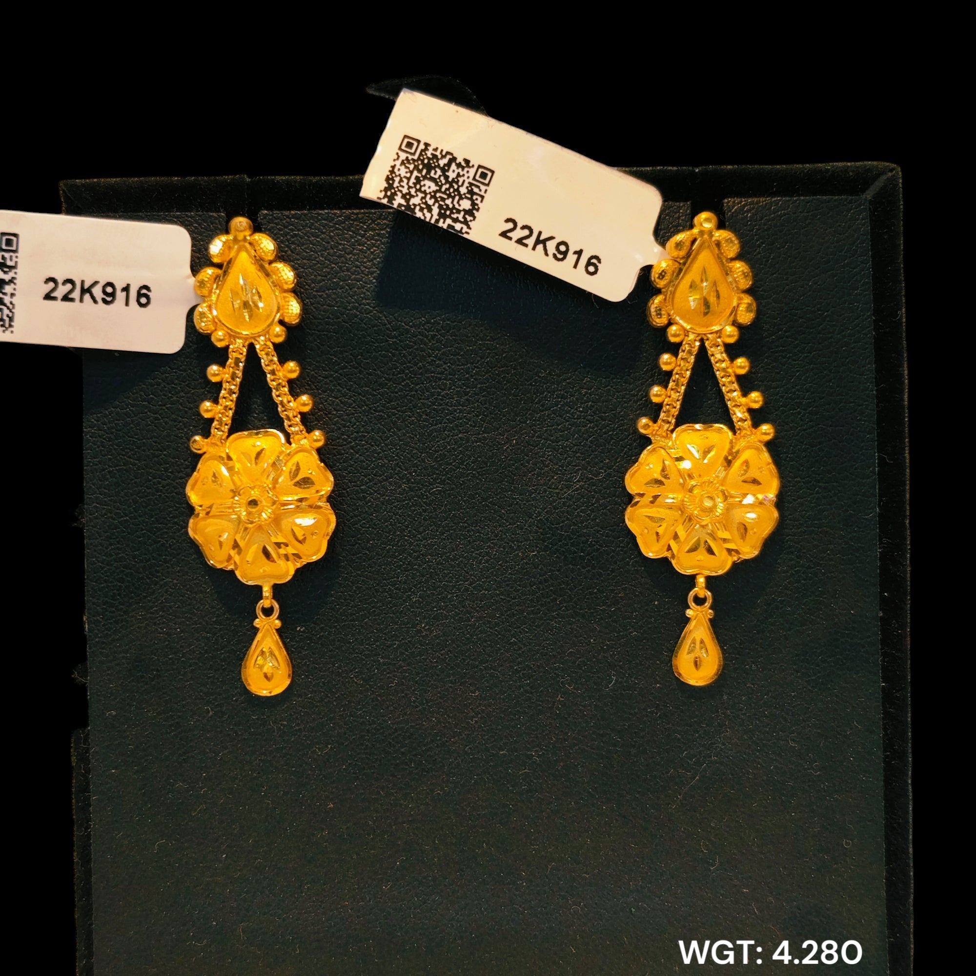 (GER22) TRJ WGT: 4.280 GM APPROX HUID HALLMARK 22KT GOLD EARRINGS KANBALA 1 PAIR FOR WOMEN.