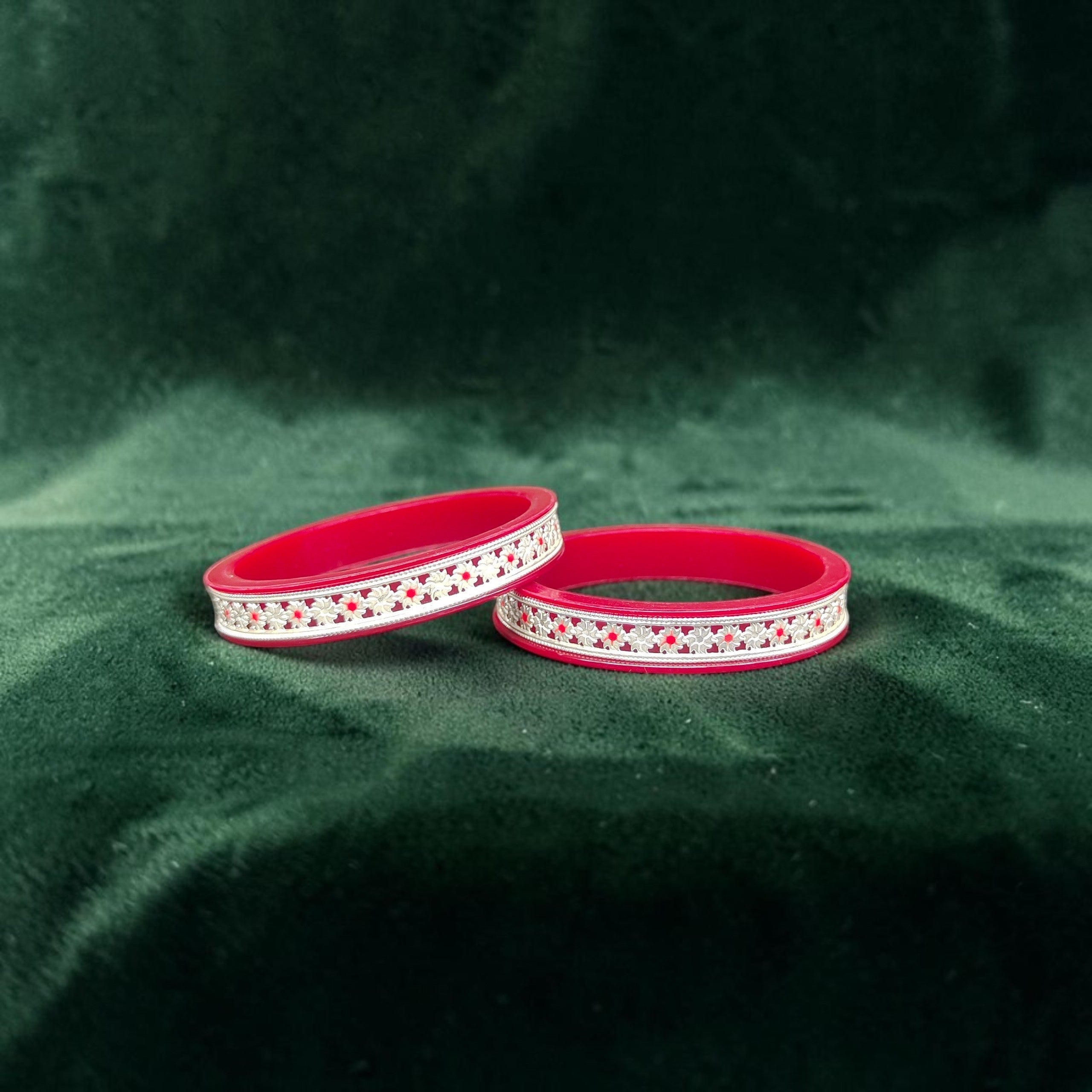 INDEPENDENCE OFFER- SAKHA POLA- CERTIFIED BIS HALLMARK 925 SILVER POLA BADHANO 1 PAIR (WGT: 2.00-3.00 GM APPROX)SEULI FUL DESIGN (SOLD AS MRP) (FUTURE EXCHANGE VALUE 30% ON PURCHASE PRICE).