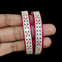 DURGA PUJO OFFER- SAKHA POLA- CERTIFIED BIS HALLMARK 925 SILVER POLA BADHANO 1 PAIR (WGT: 2.00-3.00 GM APPROX)SEULI FUL DESIGN (SOLD AS MRP) (FUTURE EXCHANGE VALUE 30% ON PURCHASE PRICE).