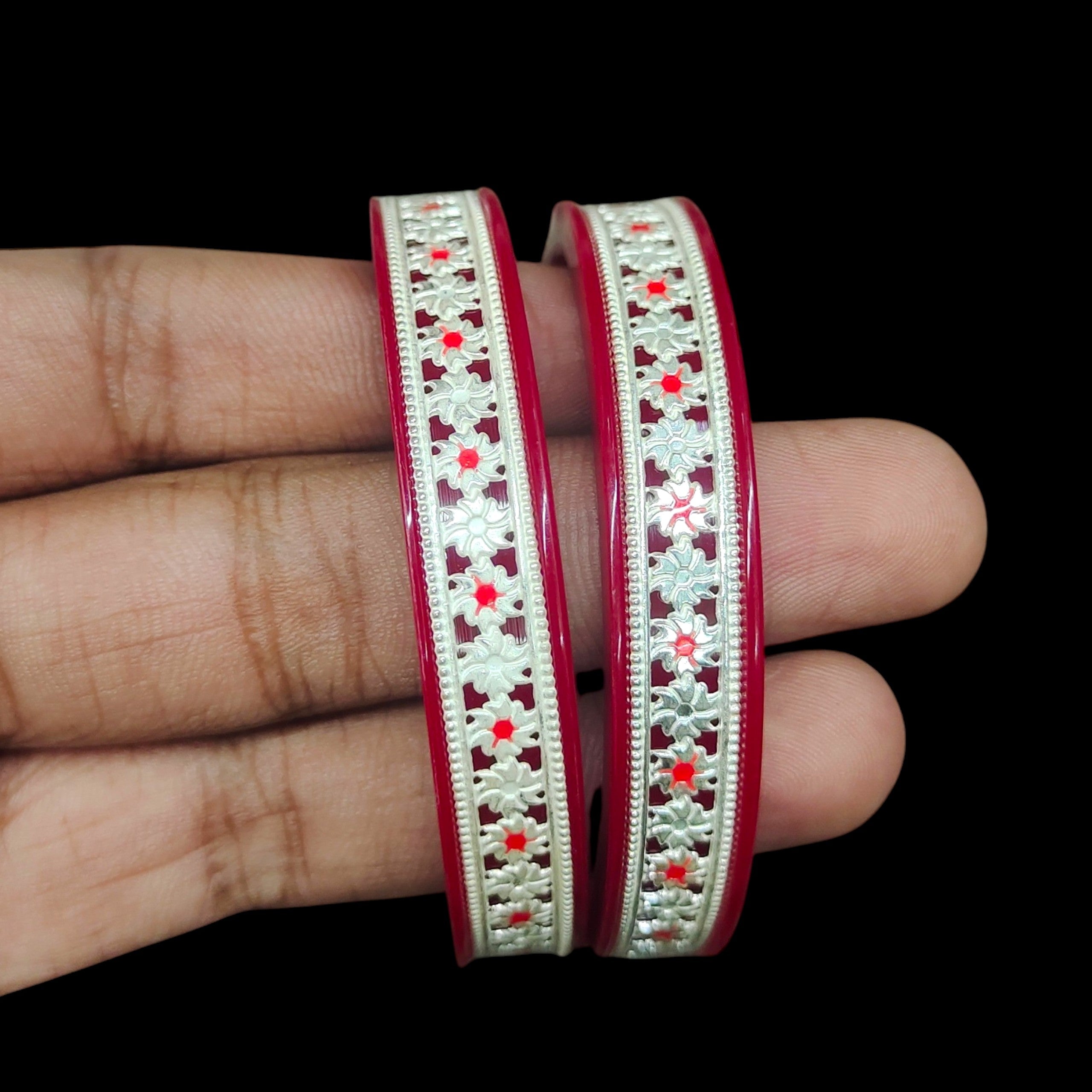 INDEPENDENCE OFFER- SAKHA POLA- CERTIFIED BIS HALLMARK 925 SILVER POLA BADHANO 1 PAIR (WGT: 2.00-3.00 GM APPROX)SEULI FUL DESIGN (SOLD AS MRP) (FUTURE EXCHANGE VALUE 30% ON PURCHASE PRICE).
