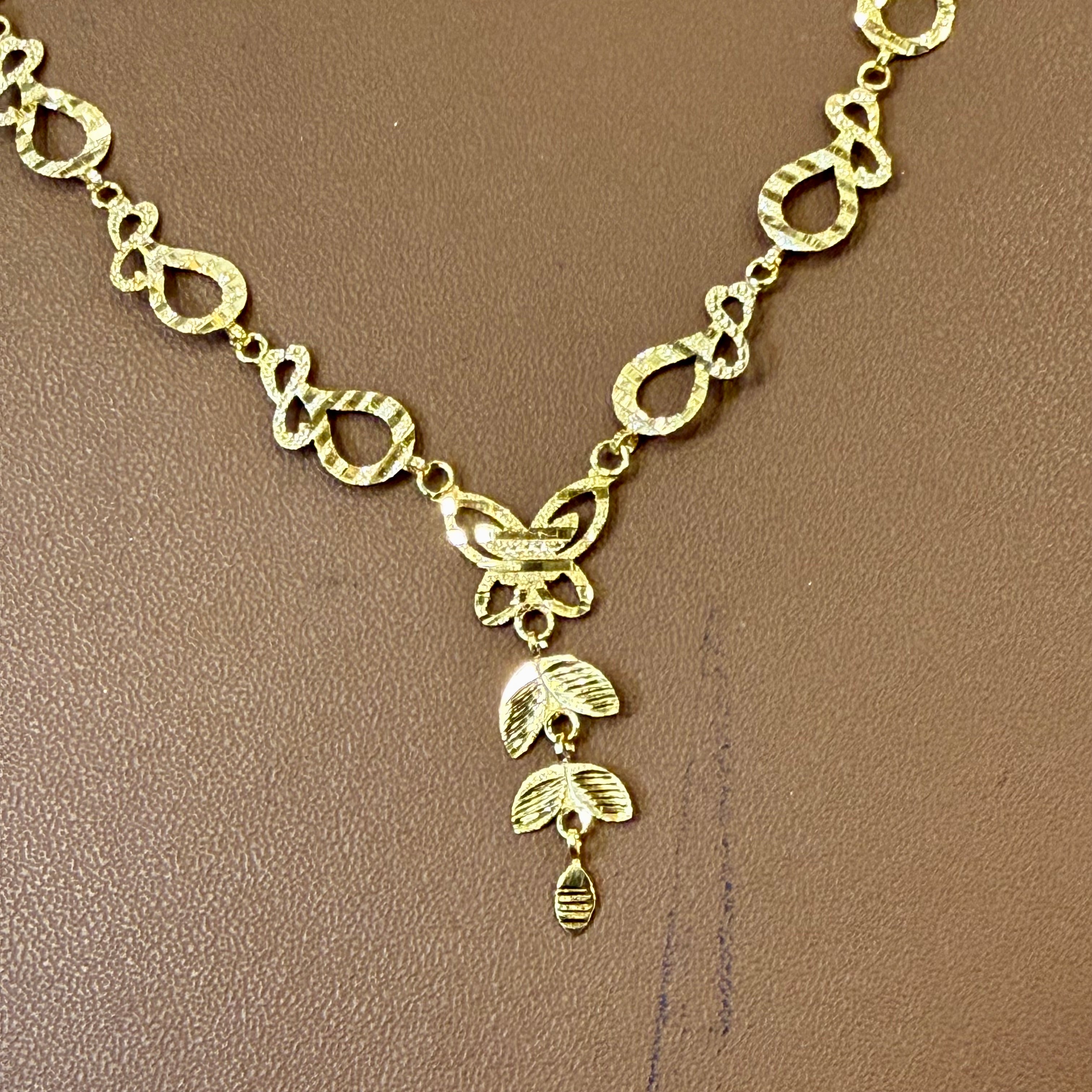 GCN -(WGT: 2.390 GM APPROX) BIS CERTIFIED HUID HALLMARK 375 9KT GOLD NECKLACE 1 PIECE FOR WOMEN.