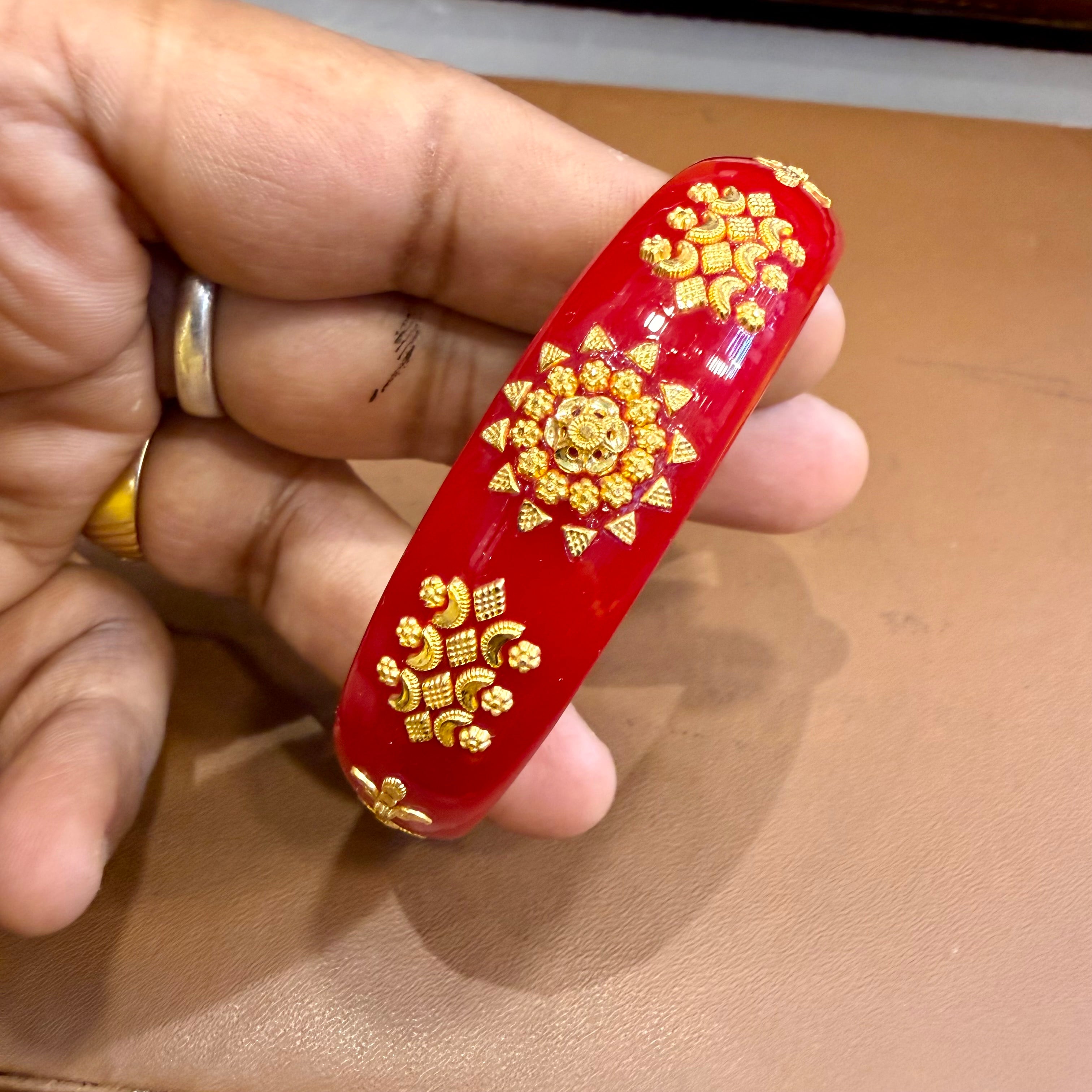 GPB- (SIZE-26) WGT: 0.870 GM APPROX BIS CERTIFIED HUID HALLMARK 916 22KT GOLD BRACELET POLA BADHANO 1 PIECE FOR WOMEN.