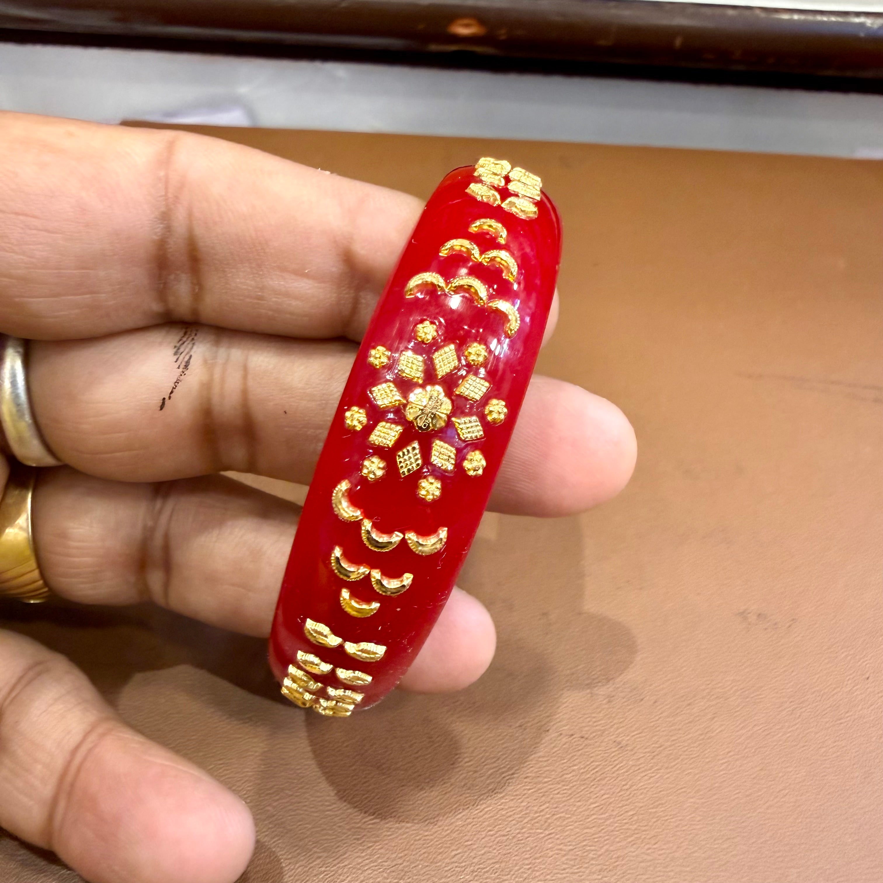GPB- (SIZE-25) WGT: 0.860 GM APPROX BIS CERTIFIED HUID HALLMARK 916 22KT GOLD BRACELET POLA BADHANO 1 PIECE FOR WOMEN.