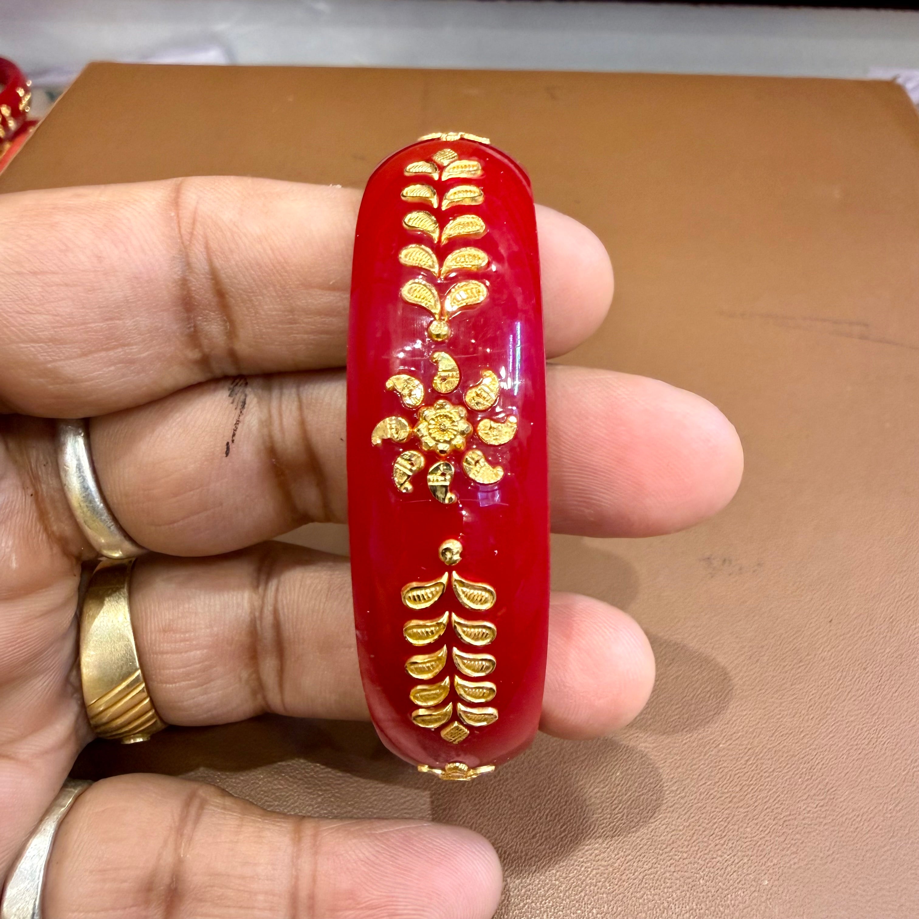 GPB- (SIZE-26) WGT: 0.860 GM APPROX BIS CERTIFIED HUID HALLMARK 916 22KT GOLD BRACELET POLA BADHANO 1 PIECE FOR WOMEN.