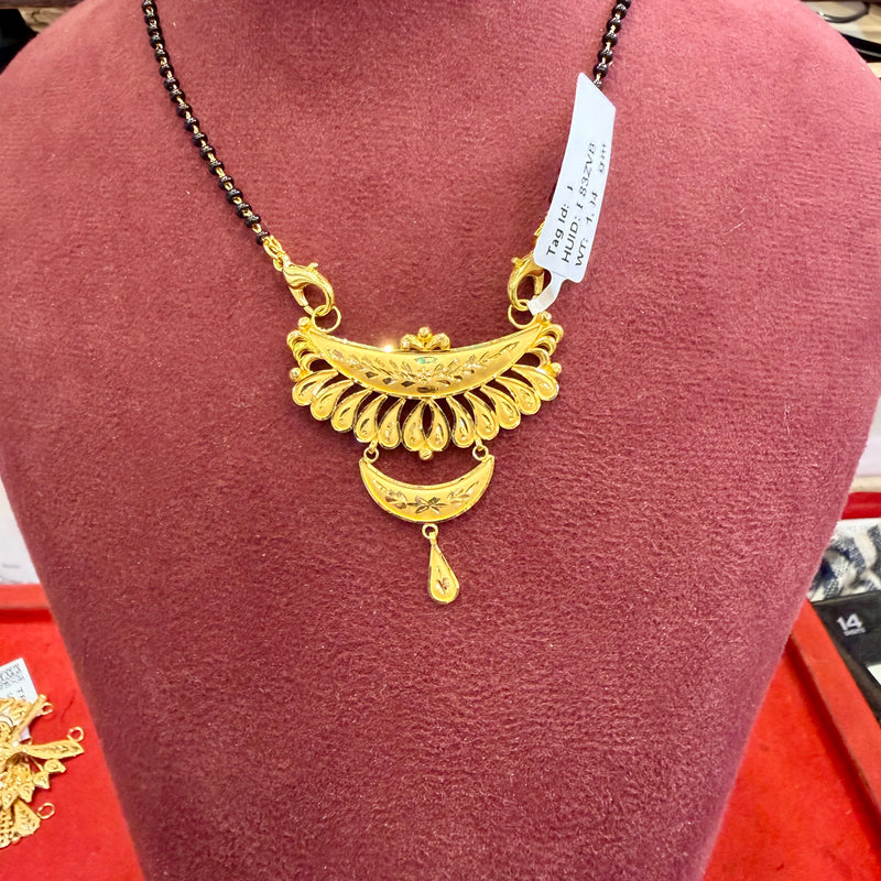 GPM22K- WGT: 1.940 GM APPROX BIS CERTIFIED HUID HALLMARK 916 22KT GOLD PENDANT MANGALSUTRA 1 PIECE WITH TASSEL FOR WOMEN.