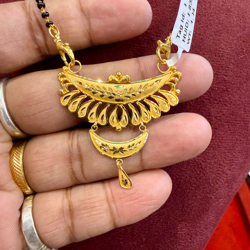 GPM22K- WGT: 1.940 GM APPROX BIS CERTIFIED HUID HALLMARK 916 22KT GOLD PENDANT MANGALSUTRA 1 PIECE WITH TASSEL FOR WOMEN.