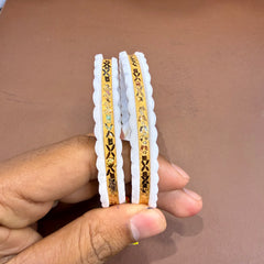 GSB22K- (SIZE:26) WGT: 1.480 GM APPROX HUID HALLMARK 22KT GOLD SAKHA BADHANO BANGLES 1 PAIR DESIGN FOR REGULAR USE.