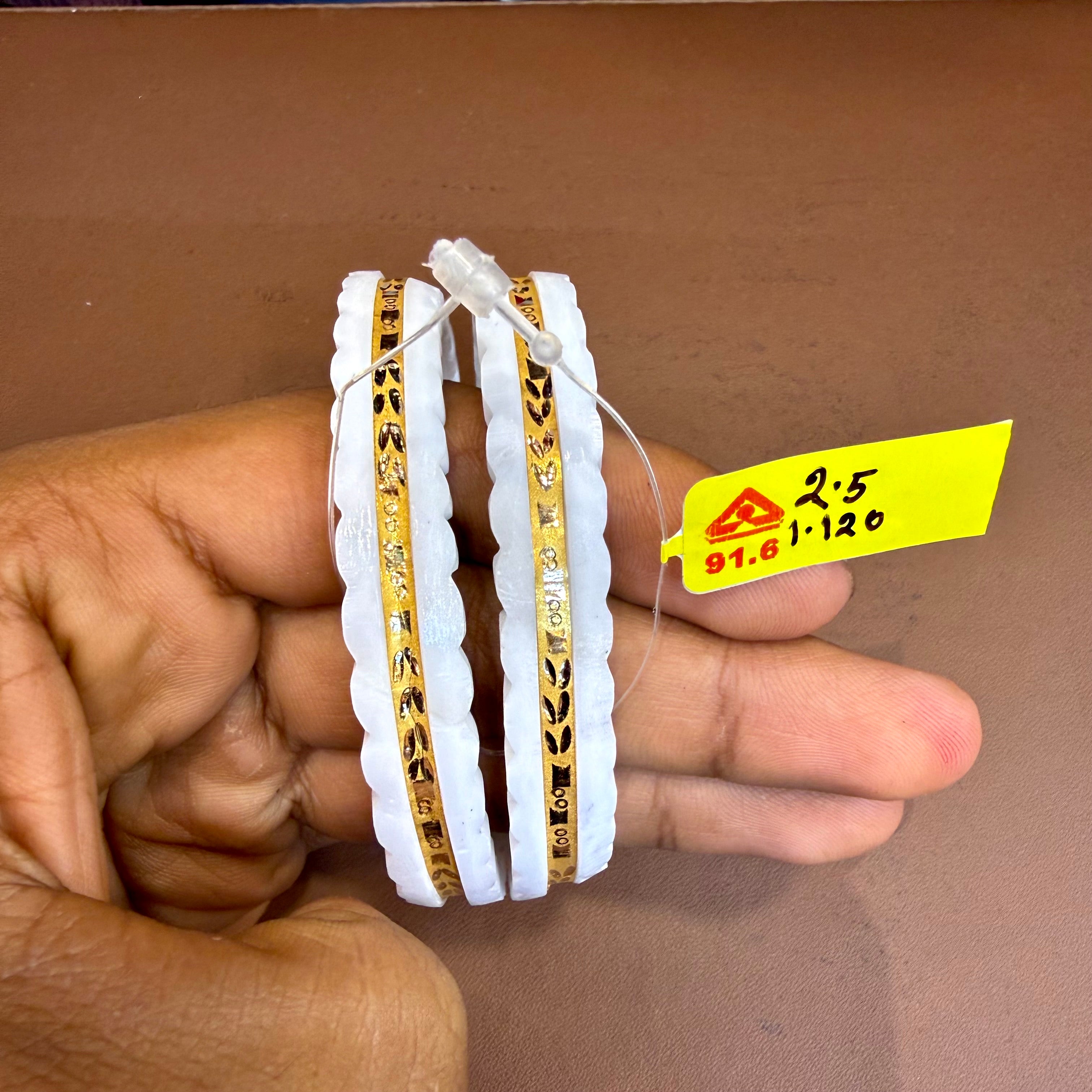 SAKHA BADHANO- (SIZE:25) WGT: 1.120 GM APPROX HUID HALLMARK 22KT GOLD SAKHA BADHANO BANGLES 1 PAIR DESIGN FOR REGULAR USE.