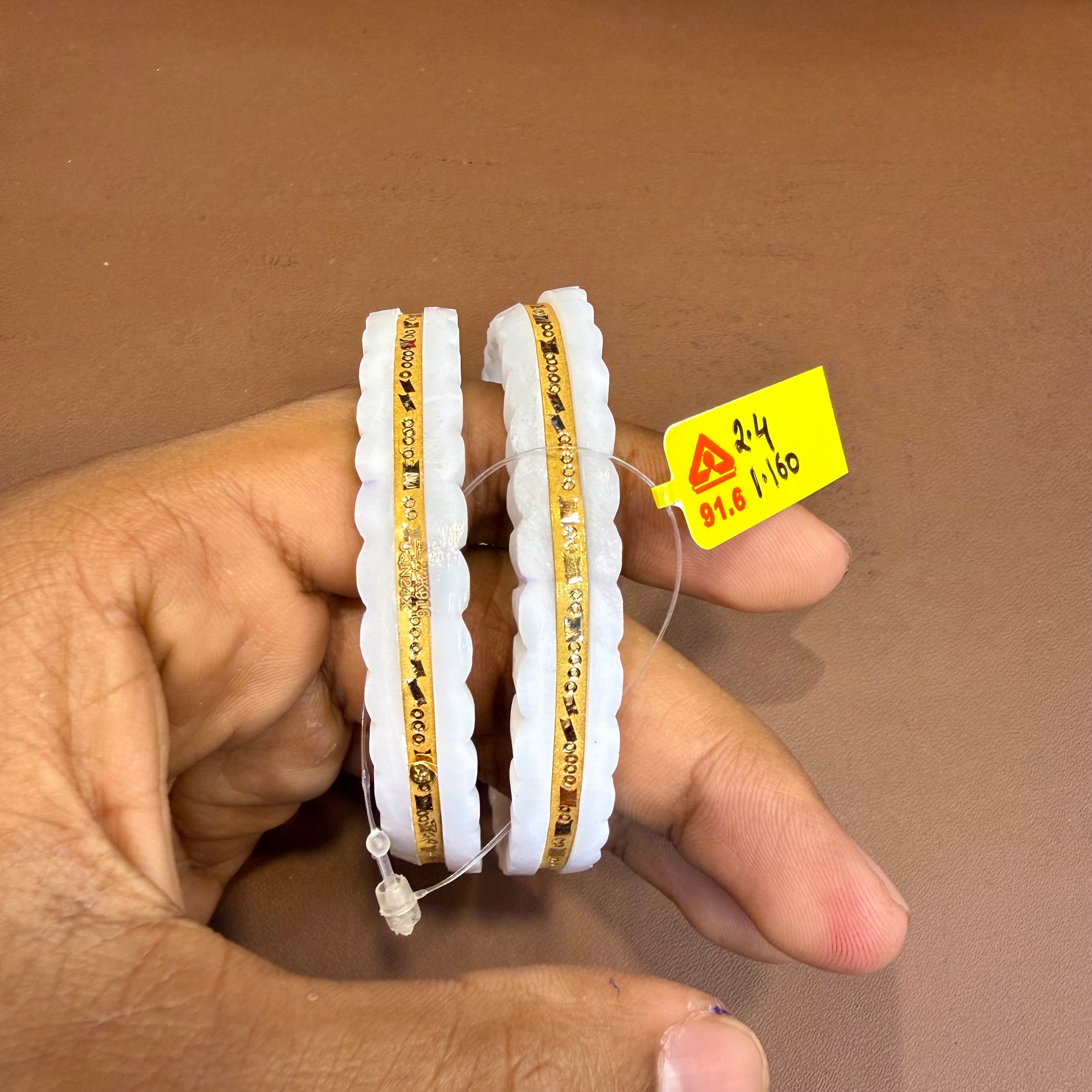 SAKHA BADHANO- (SIZE:24) WGT: 1.160 GM APPROX HUID HALLMARK 22KT GOLD SAKHA BADHANO BANGLES 1 PAIR DESIGN FOR REGULAR USE.