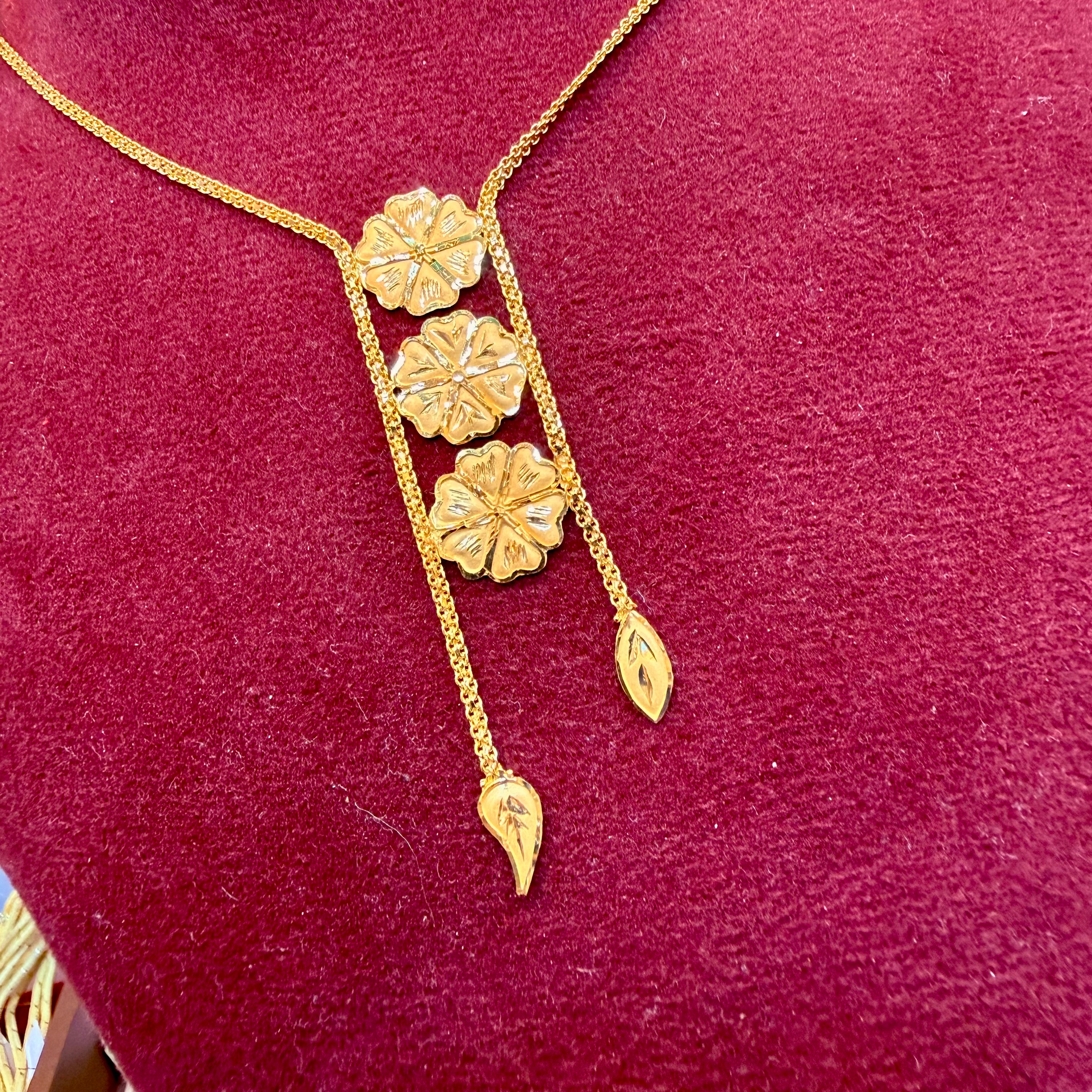 GOLD CHOKER NECKLACE- WGT: 2.480 BIS CERTIFIED HUID HALLMARK 916 22KT GOLD NECKLACE 1 PIECE WITH FREE ADJUSTABLE TASSEL FOR WOMEN.