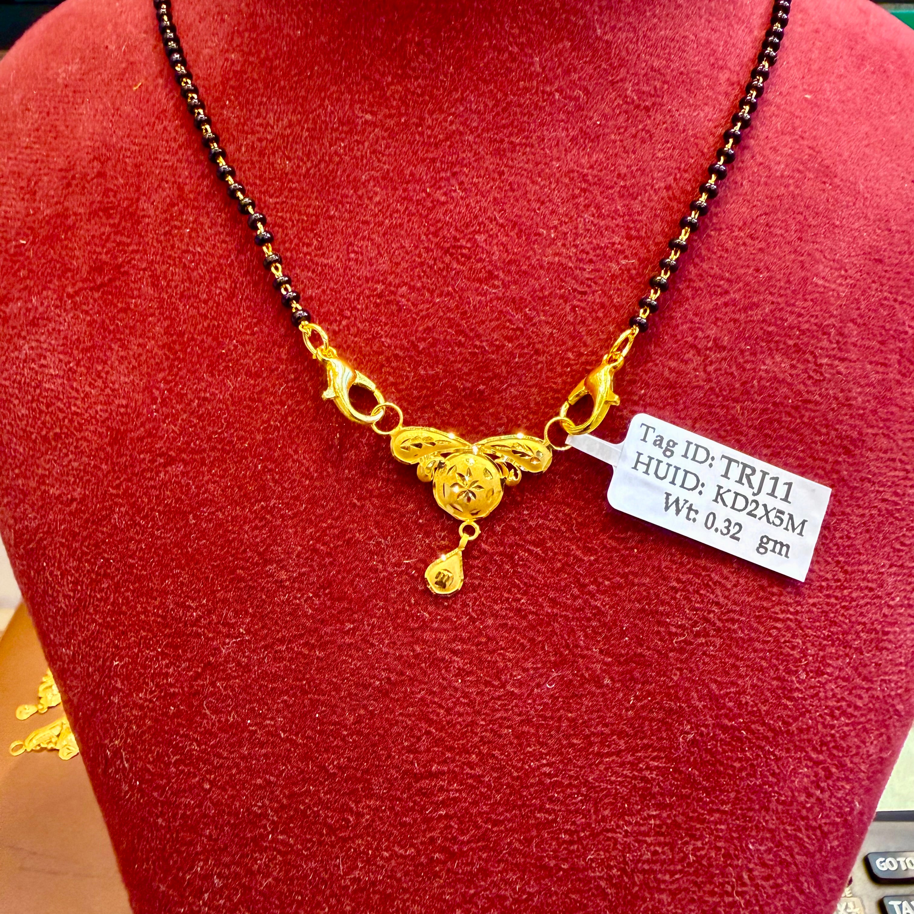 GOLD PENDANT- (WGT: 0.320 GM APPROX) BIS CERTIFIED HUID HALLMARK 375 9KT GOLD PENDANT FOR WOMEN 1 PIECE WITH FREE MANGALSUTRA & TASSEL.
