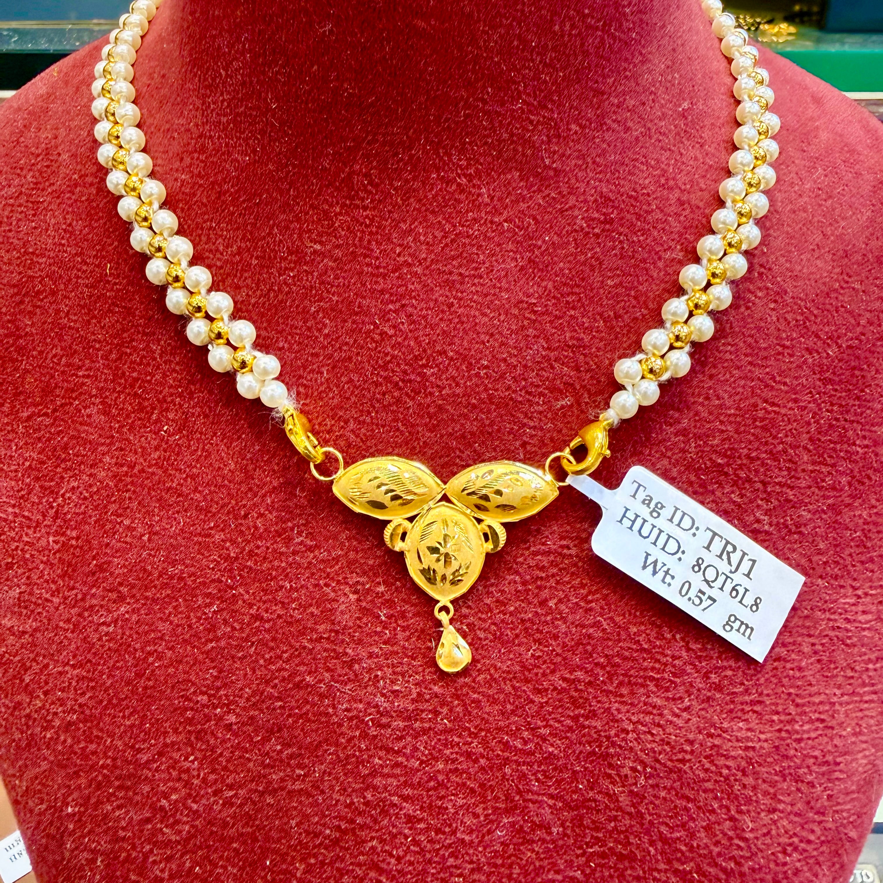 GOLD PENDANT- (WGT: 0.570 GM APPROX) BIS CERTIFIED HUID HALLMARK 375 9KT GOLD PENDANT FOR WOMEN 1 PIECE WITH FREE MANGALSUTRA & TASSEL.