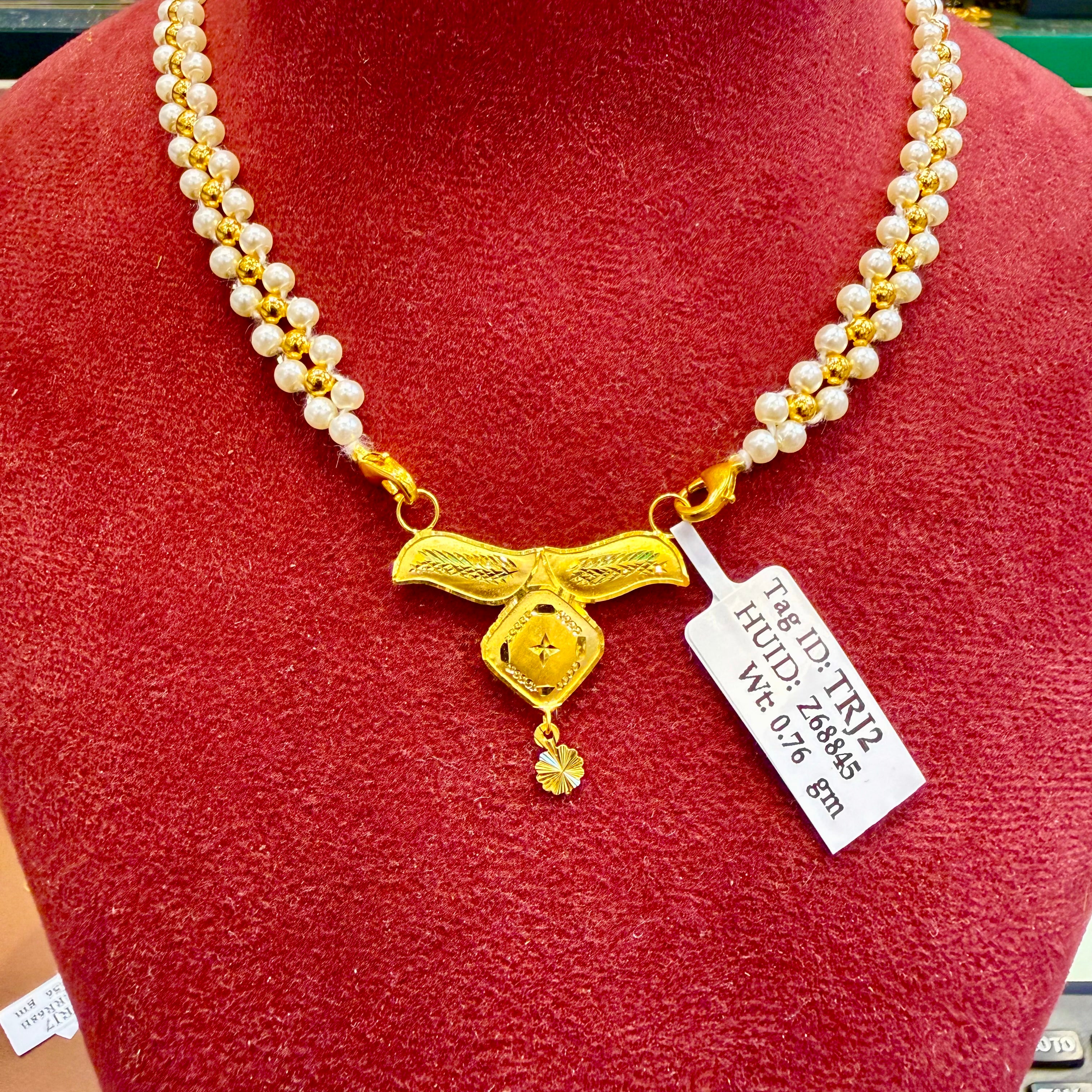 GOLD PENDANT- (WGT: 0.760 GM APPROX) BIS CERTIFIED HUID HALLMARK 375 9KT GOLD PENDANT FOR WOMEN 1 PIECE WITH FREE MANGALSUTRA & TASSEL.