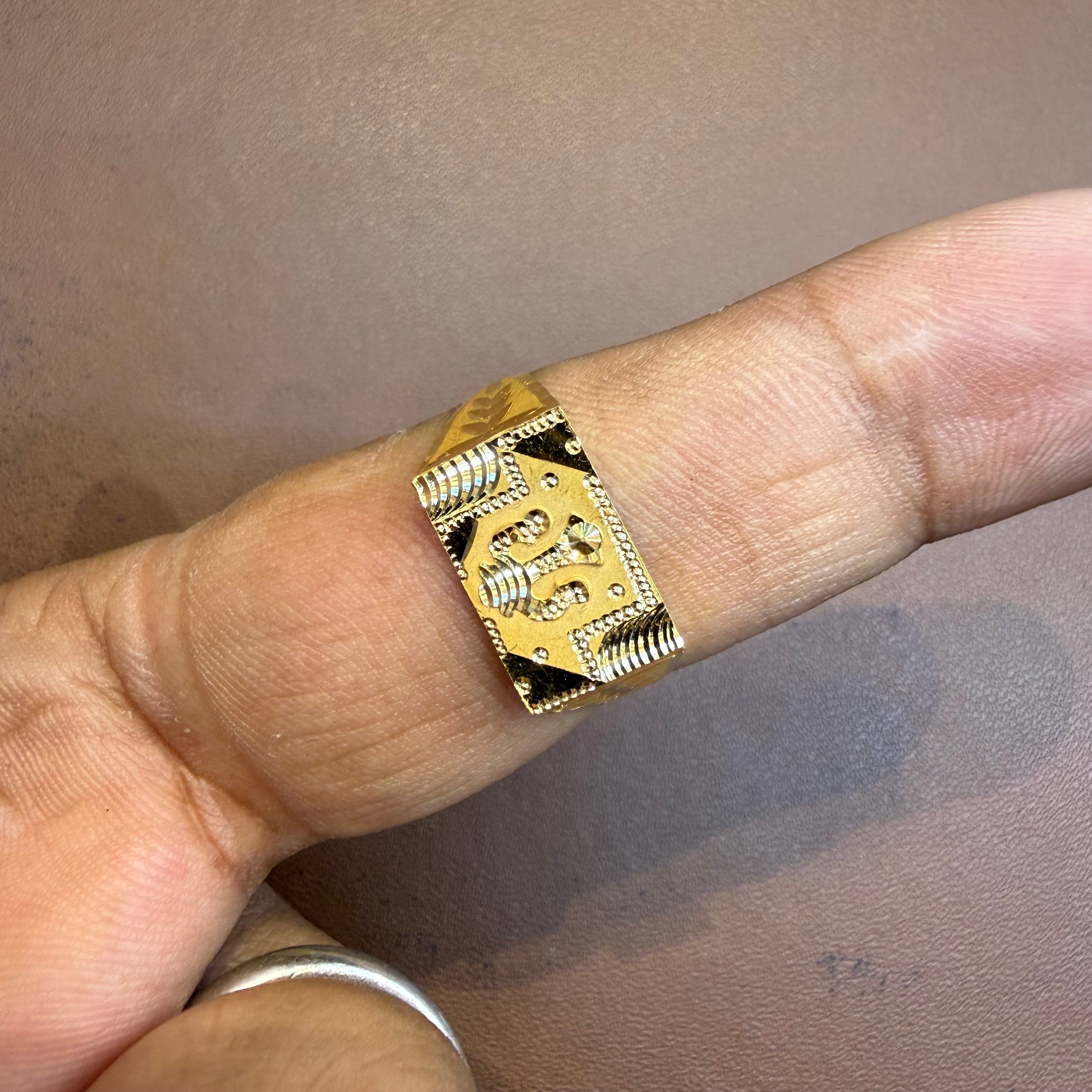 GENTS RING- SIZE:23 (WGT: 2.100 GM APPROX) BIS CERTIFIED HUID HALLMARK 916 22KT GOLD GENTS FINGER RING FOR MEN 1 PIECE.