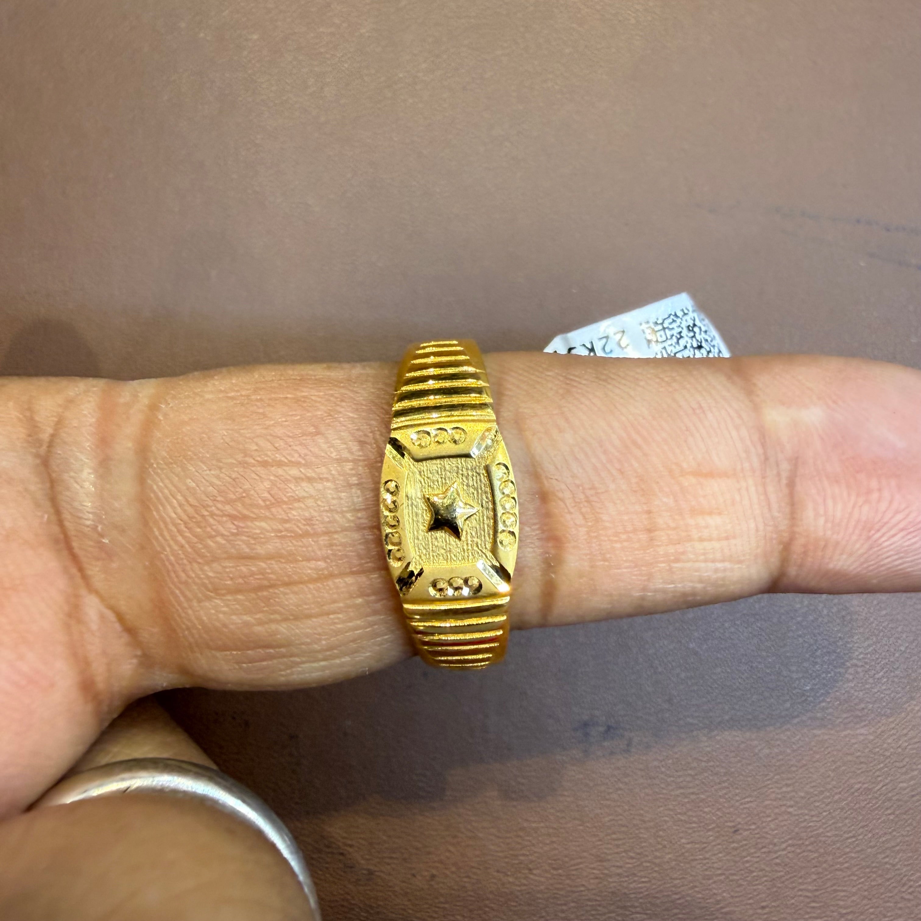 GENTS RING- SIZE:23 (WGT: 2.180 GM APPROX) BIS CERTIFIED HUID HALLMARK 916 22KT GOLD GENTS FINGER RING FOR MEN 1 PIECE.