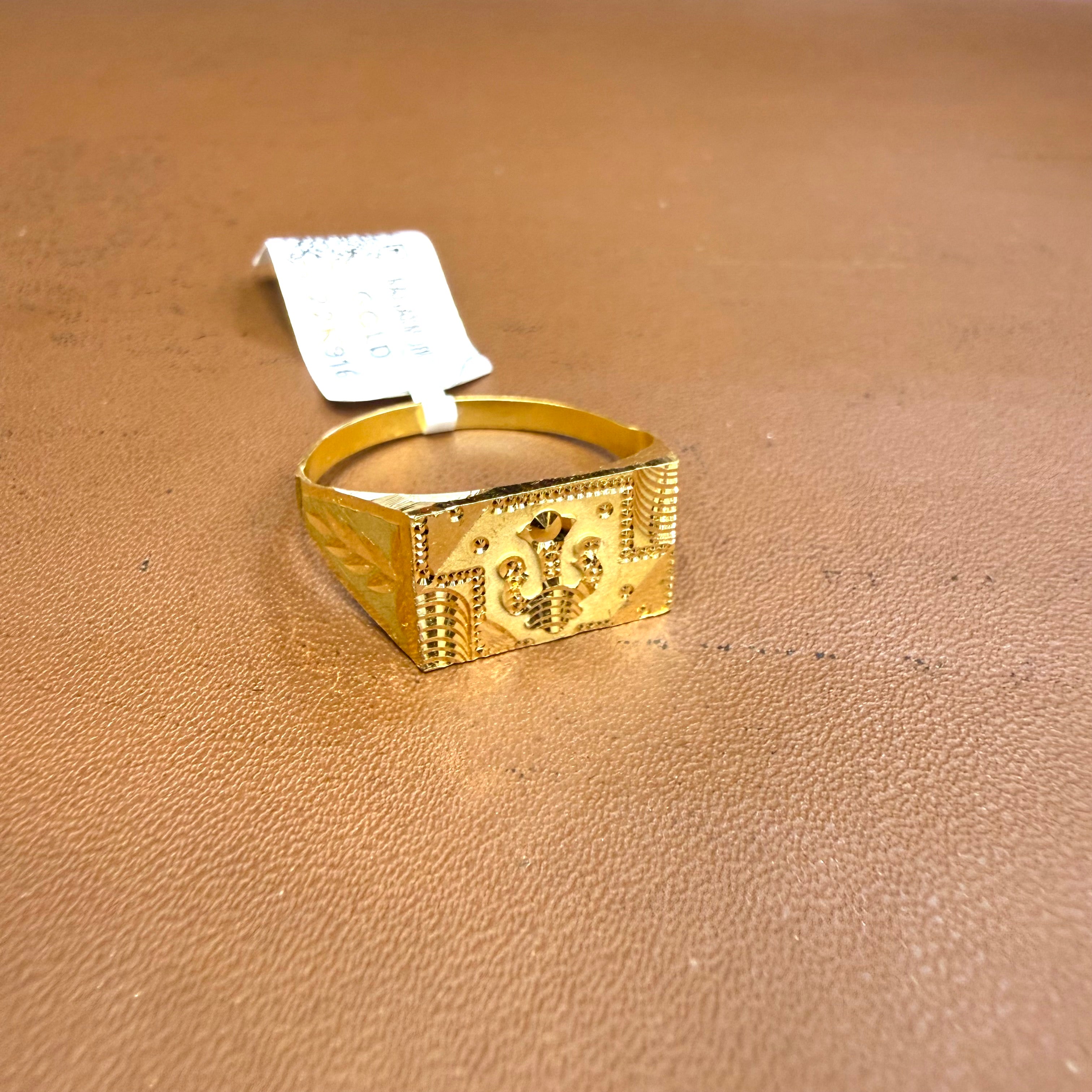 GENTS RING- SIZE:23 (WGT: 2.100 GM APPROX) BIS CERTIFIED HUID HALLMARK 916 22KT GOLD GENTS FINGER RING FOR MEN 1 PIECE.