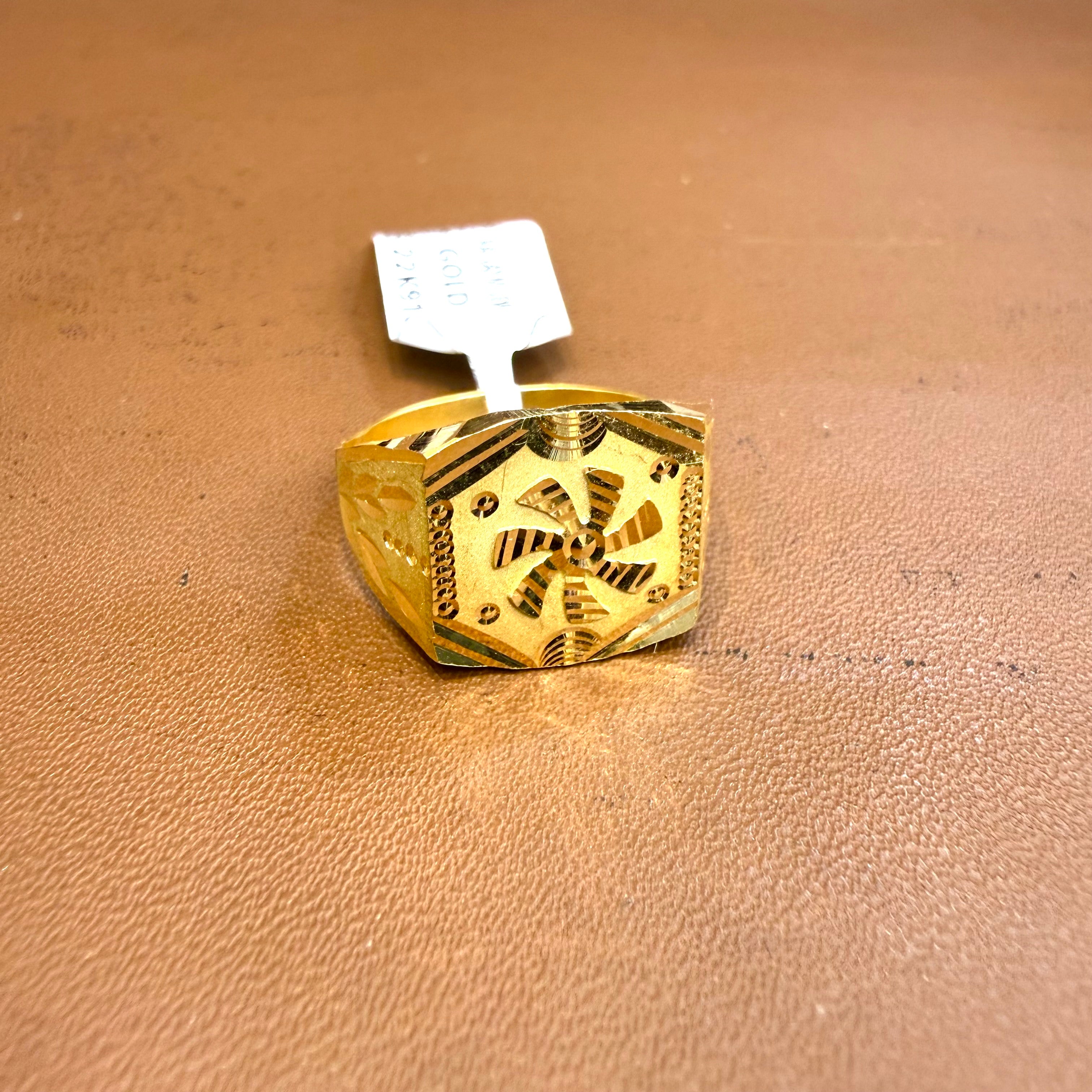 GENTS RING- SIZE:21 (WGT: 2.990 GM APPROX) BIS CERTIFIED HUID HALLMARK 916 22KT GOLD GENTS FINGER RING FOR MEN 1 PIECE.