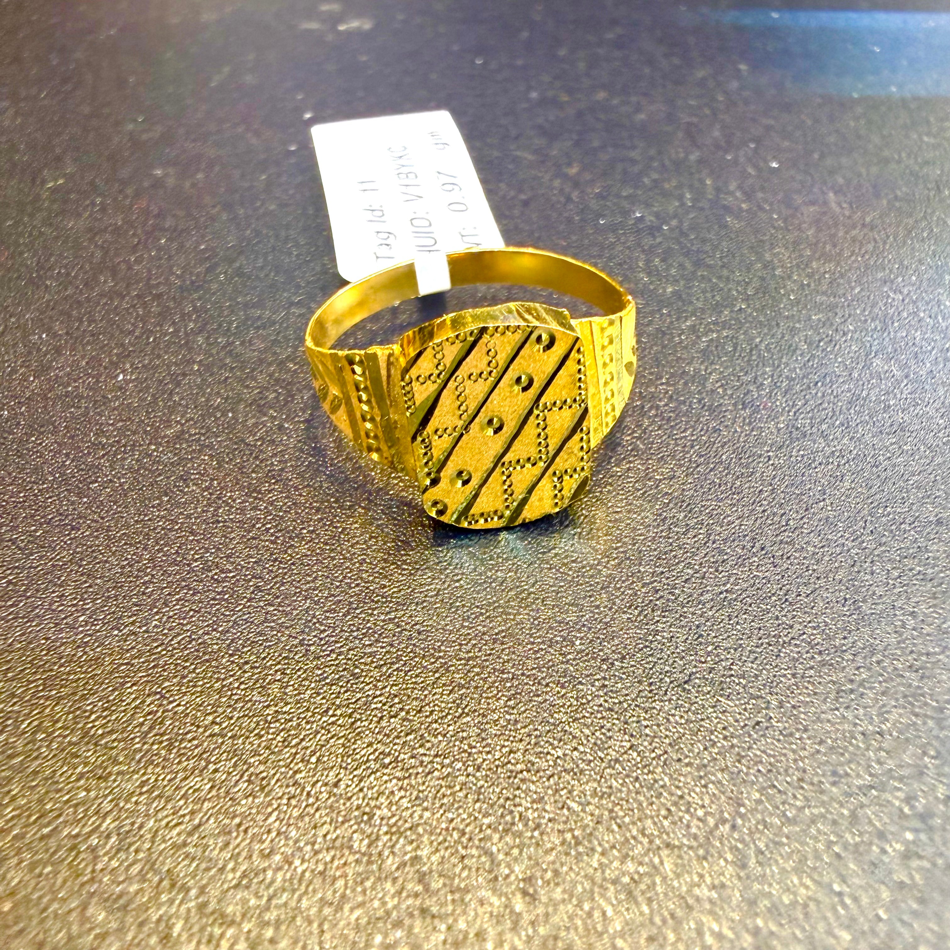 GENTS RING- TRJ (SIZE:17) WGT: 0.970 GM APPROX BIS CERTIFIED HUID HALLMARK 375 9KT GOLD FINGER RING FOR MEN 1 PIECE.