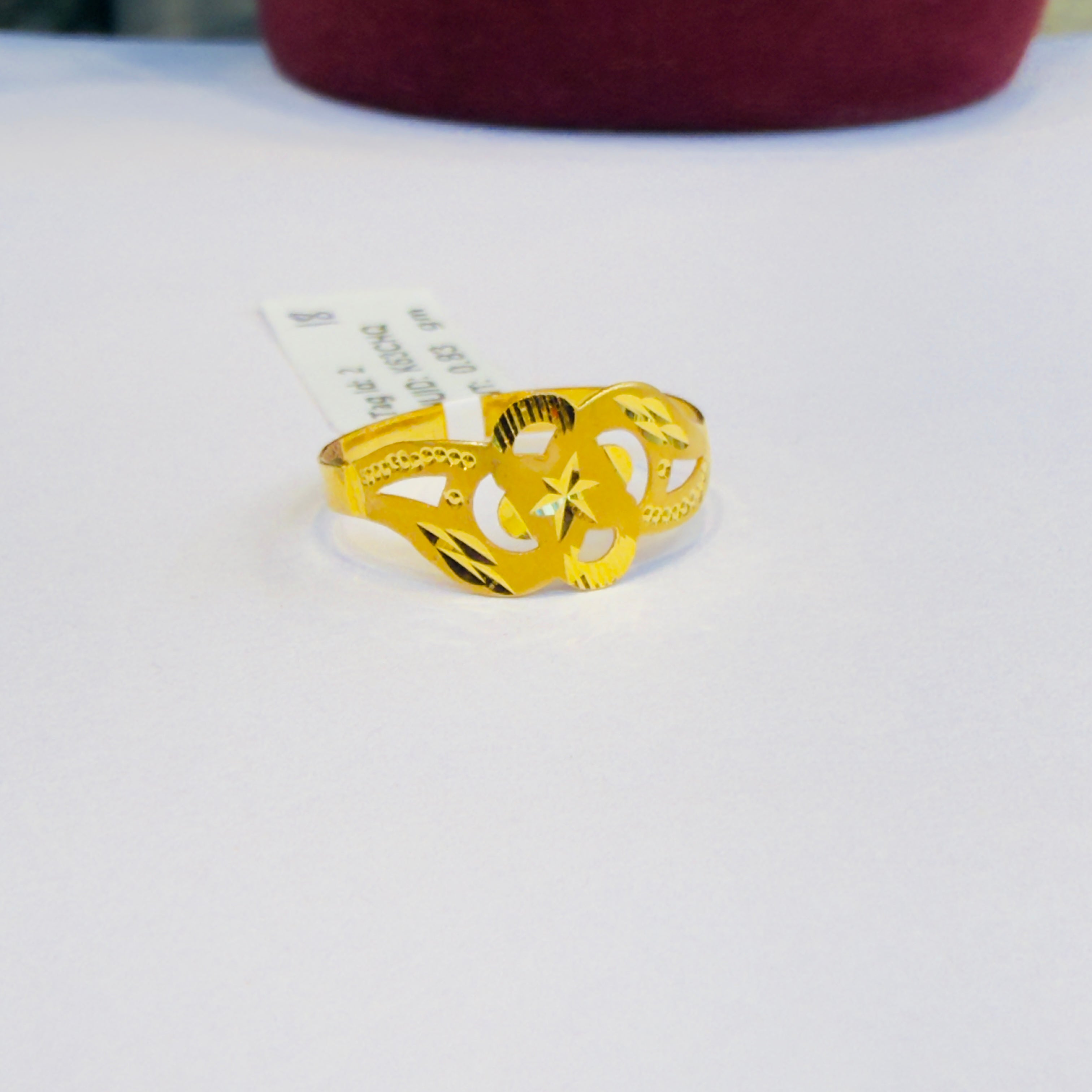 LADIES RING- (SIZE: 18) WGT: 0.820 GM APPROX BIS CERTIFIED HUID HALLMARK 375 9KT GOLD FINGER RING FOR WOMEN 1 PIECE FOR REGULAR USE.