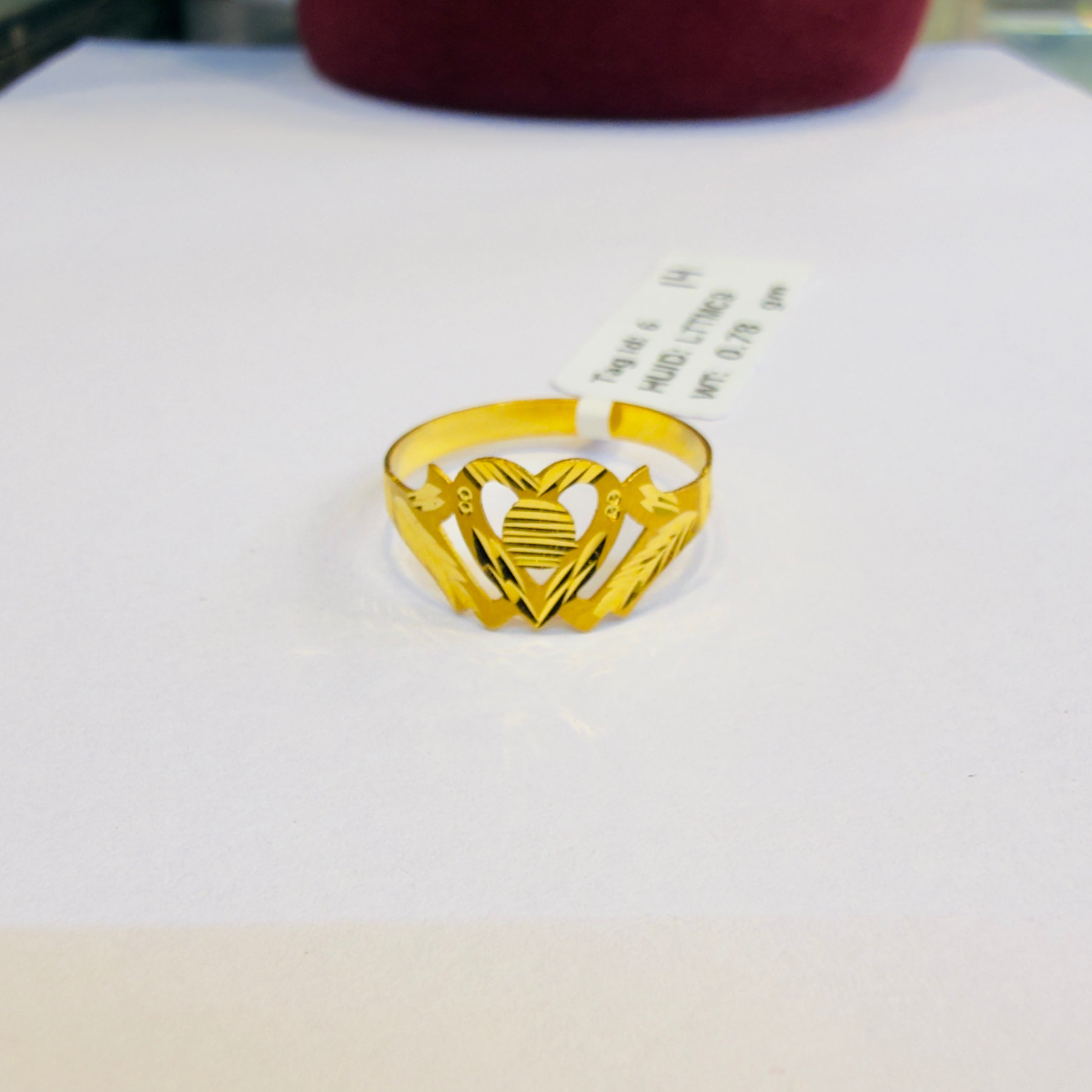 LADIES RING- (SIZE: 14) WGT: 0.780 GM APPROX BIS CERTIFIED HUID HALLMARK 375 9KT GOLD FINGER RING FOR WOMEN 1 PIECE FOR REGULAR USE.