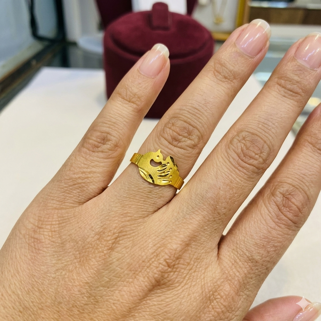 LADIES RING- (SIZE: 14) WGT: 0.640 GM APPROX BIS CERTIFIED HUID HALLMARK 375 9KT GOLD FINGER RING FOR WOMEN 1 PIECE FOR REGULAR USE.