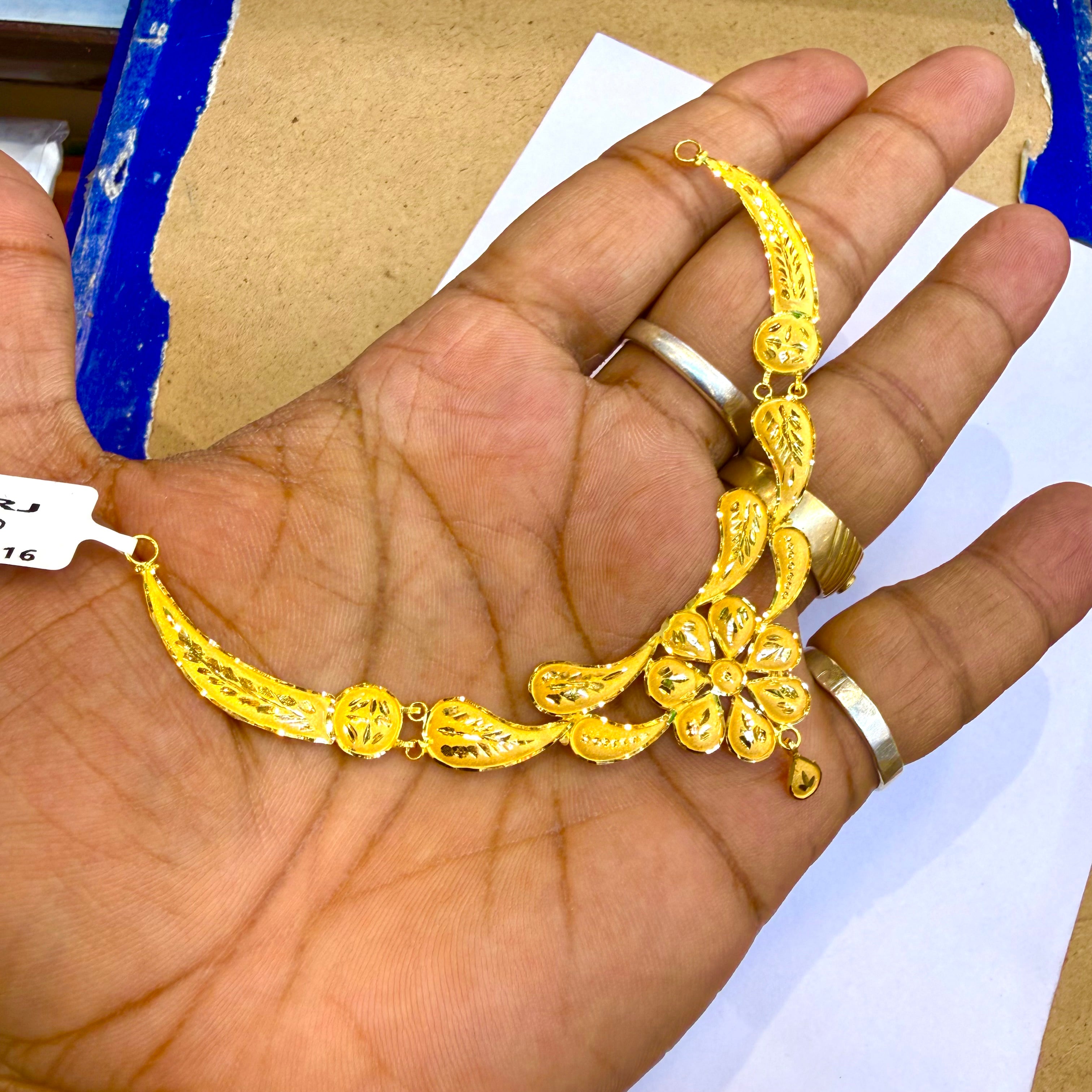 GOLD NECKLACE- (WGT: 2.680 GM APPROX) BIS CERTIFIED HUID HALLMARK 916 22KT GOLD NECKLACE 1 PIECE WITH FREE ADJUSTABLE TASSEL.