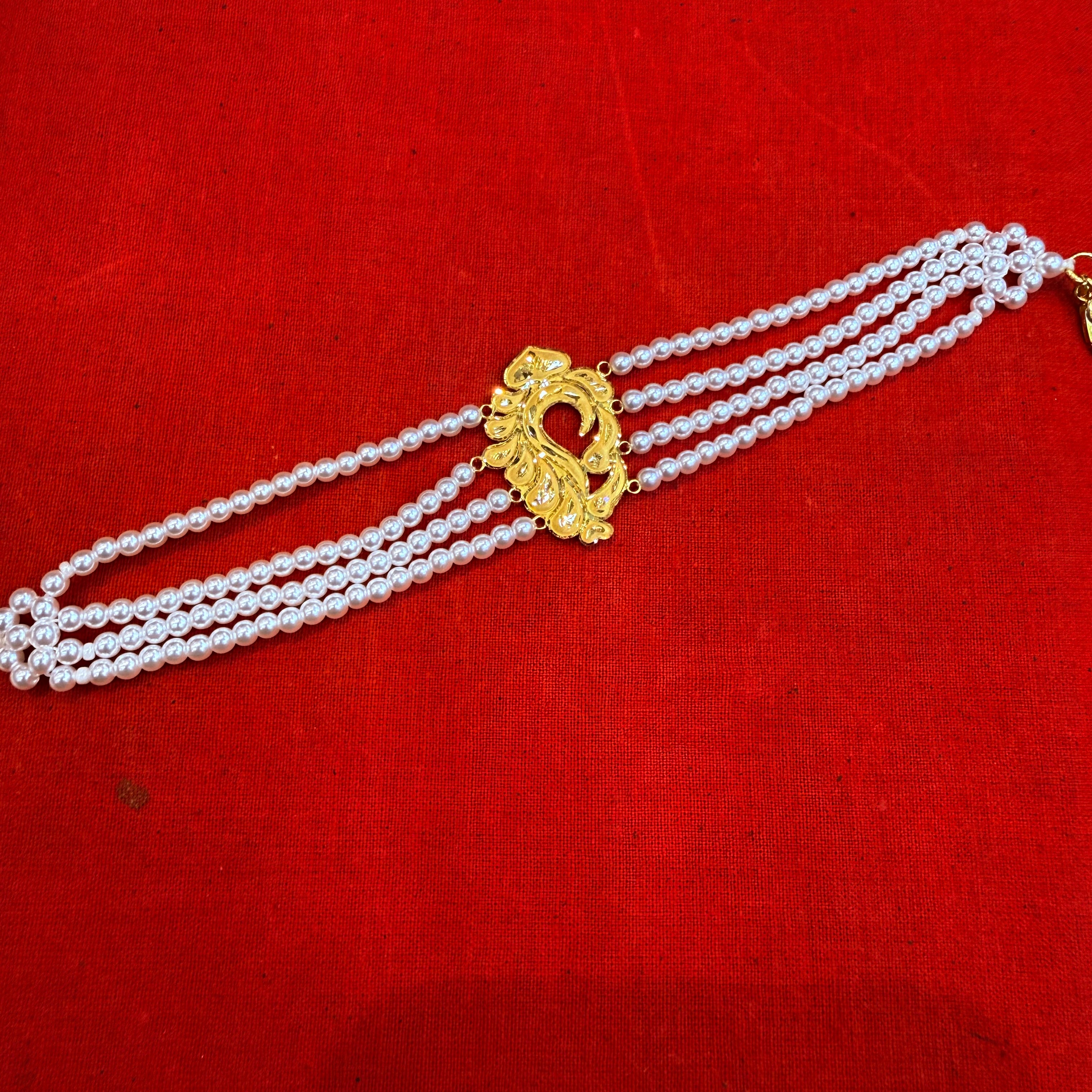 GOLD MANTASHA- (WGT: 1.050 GM APPROX) BIS CERTIFIED HUID HALLMARK 916 22KT GOLD MOTI MANTASHA WITH PEARL CHAIN FOR WOMEN.
