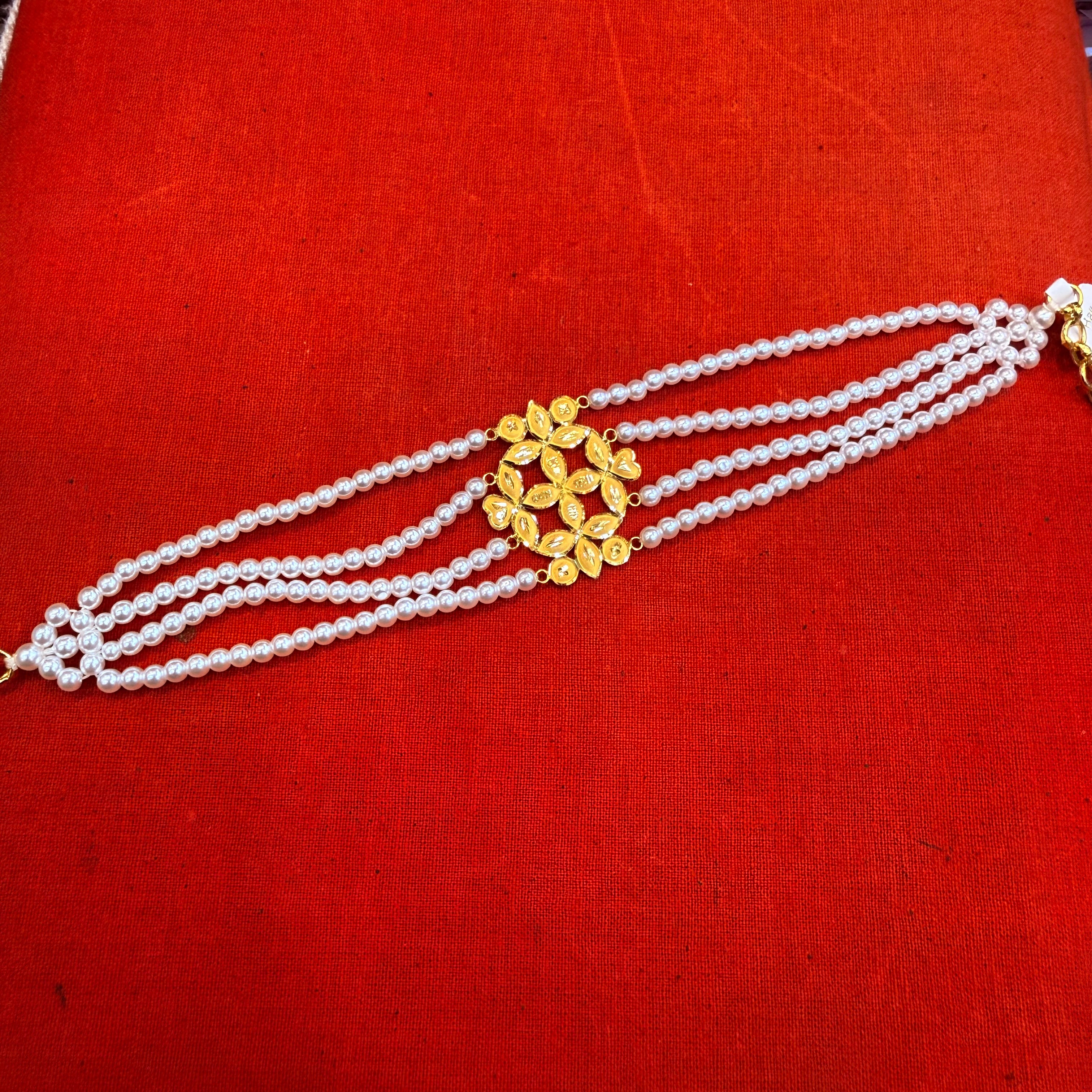 GOLD MANTASHA- (WGT: 1.130 GM APPROX) BIS CERTIFIED HUID HALLMARK 916 22KT GOLD MOTI MANTASHA WITH PEARL CHAIN FOR WOMEN.