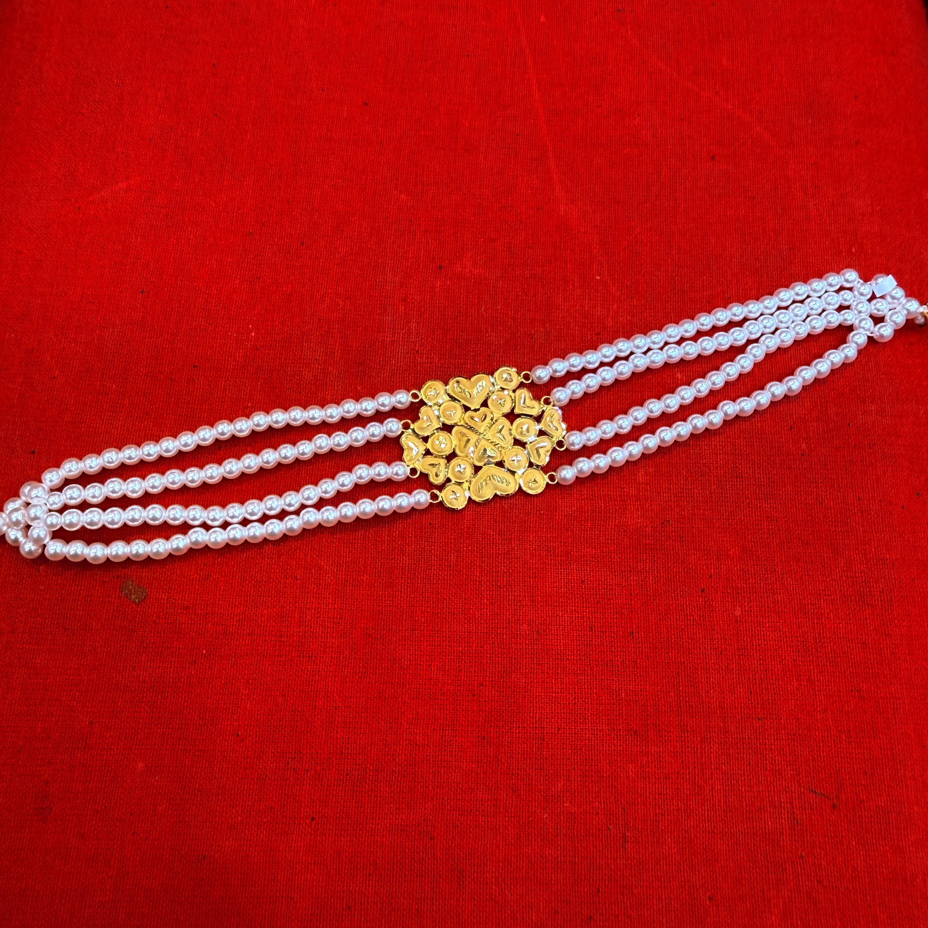 GOLD MANTASHA- (WGT: 1.370 GM APPROX) BIS CERTIFIED HUID HALLMARK 916 22KT GOLD MOTI MANTASHA WITH PEARL CHAIN FOR WOMEN.