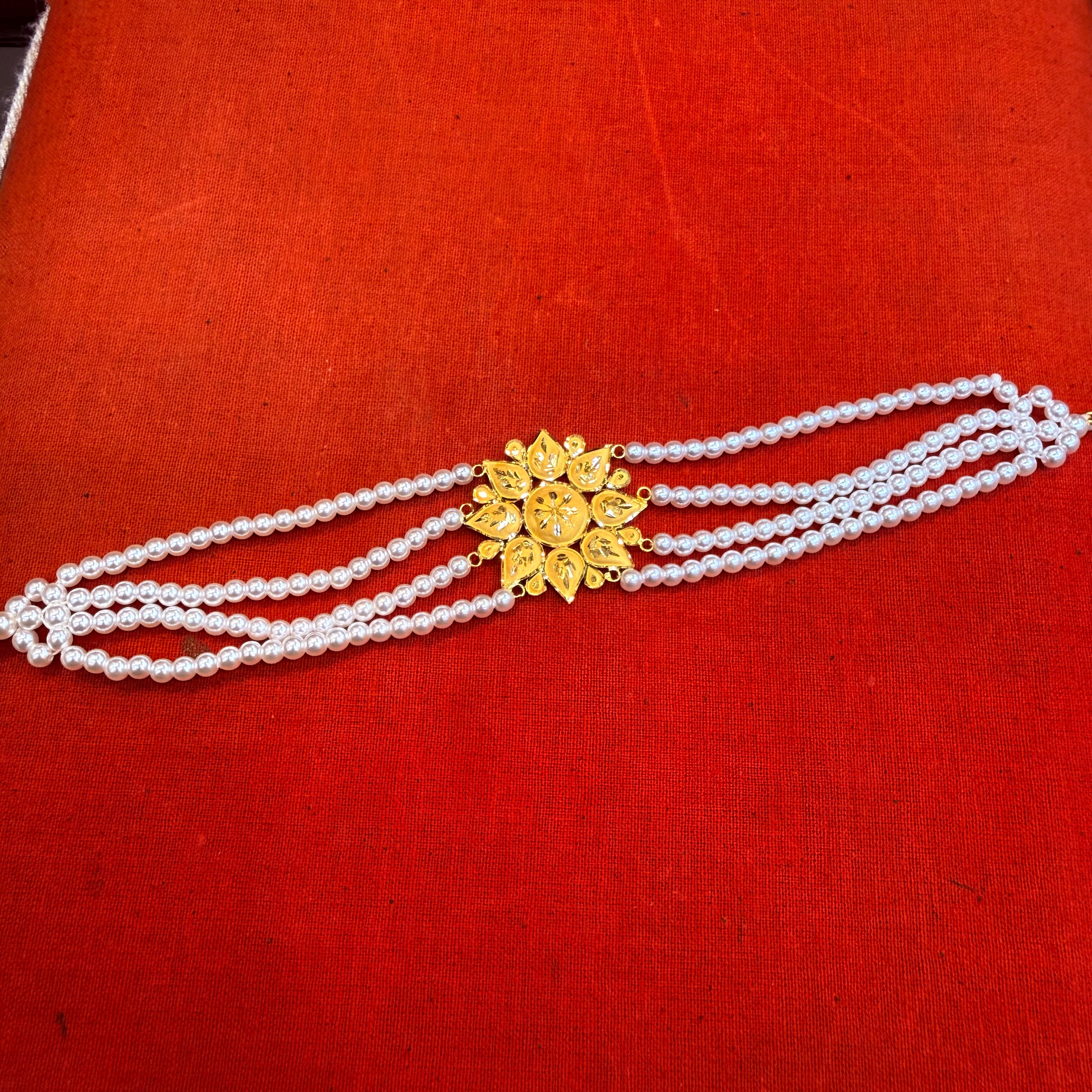GOLD MANTASHA- RAJLAXMI WGT: 1.270 GM APPROX HUID HALLMARK 916 22KT GOLD MOTI MANTASHA WITH PEARL CHAIN FOR WOMEN.