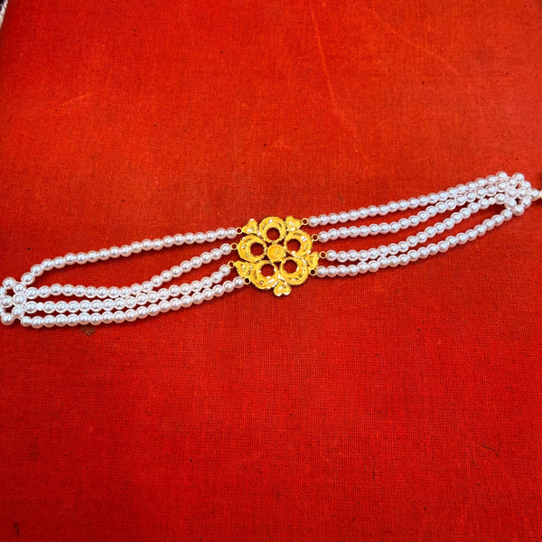 GOLD MANTASHA- RAJLAXMI WGT: 1.080 GM APPROX HUID HALLMARK 916 22KT GOLD MOTI MANTASHA WITH PEARL CHAIN FOR WOMEN. (PX32JT)