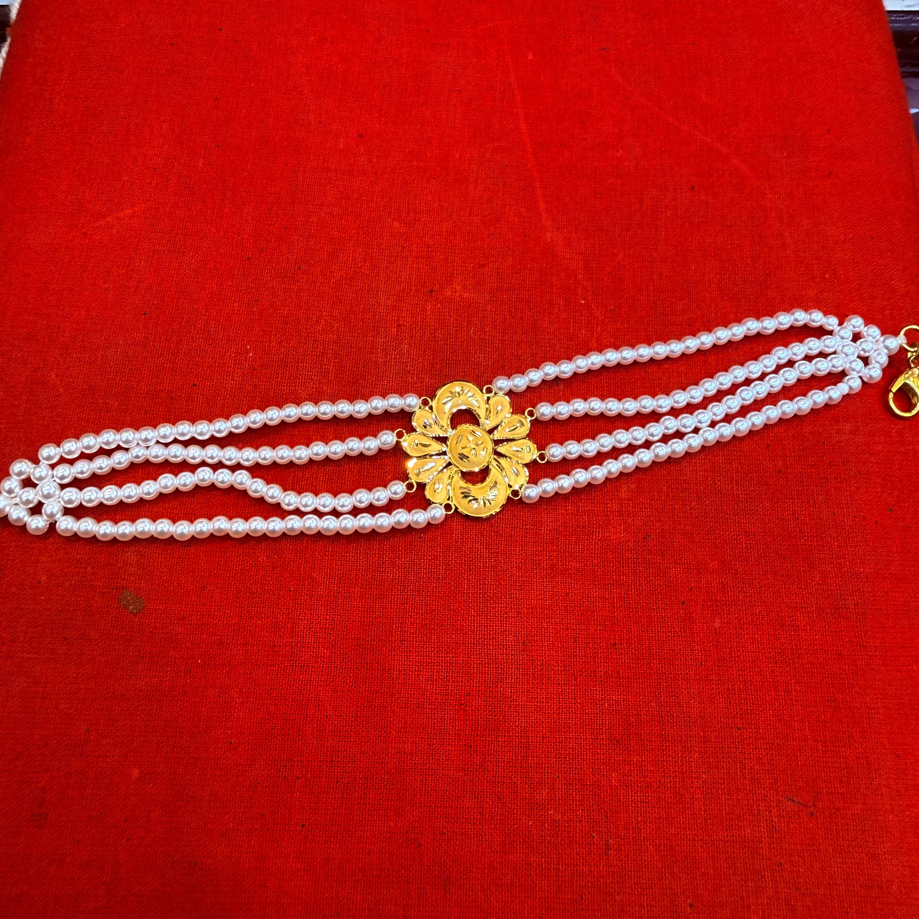 GOLD MANTASHA- RAJLAXMI WGT: 1.060 GM APPROX HUID HALLMARK 916 22KT GOLD MOTI MANTASHA WITH PEARL CHAIN FOR WOMEN.