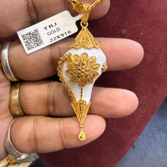 GPM22K- WGT: 1.980 GM APPROX BIS CERTIFIED HUID HALLMARK 916 22KT GOLD SANKHA PENDANT 1 PIECE WITH TASSEL FOR WOMEN.