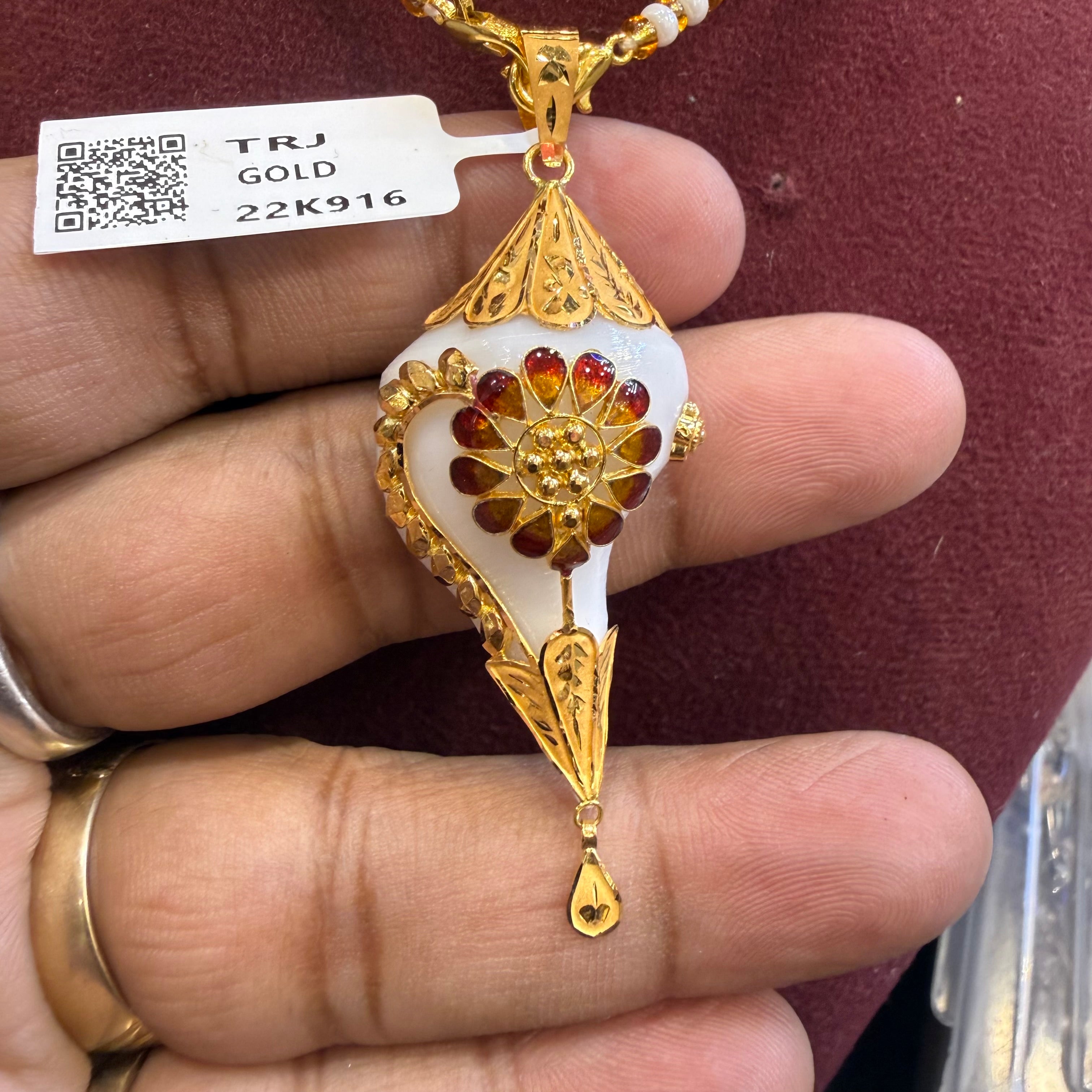 GOLD PENDANT- WGT: 2.080 GM APPROX BIS CERTIFIED HUID HALLMARK 916 22KT GOLD SANKHA PENDANT 1 PIECE WITH TASSEL FOR WOMEN.