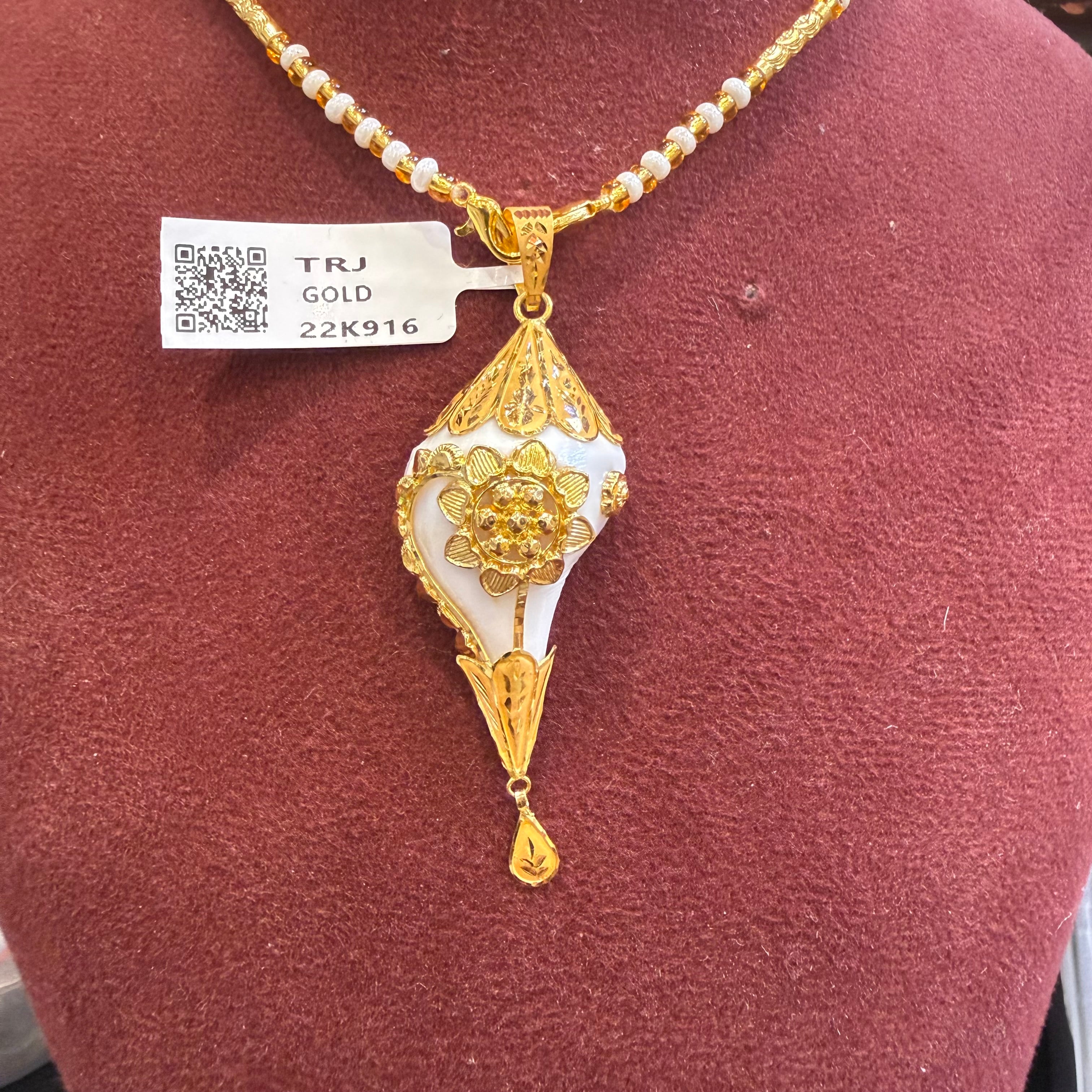 GOLD PENDANT- WGT: 1.900 GM APPROX BIS CERTIFIED HUID HALLMARK 916 22KT GOLD SANKHA PENDANT 1 PIECE WITH TASSEL FOR WOMEN.