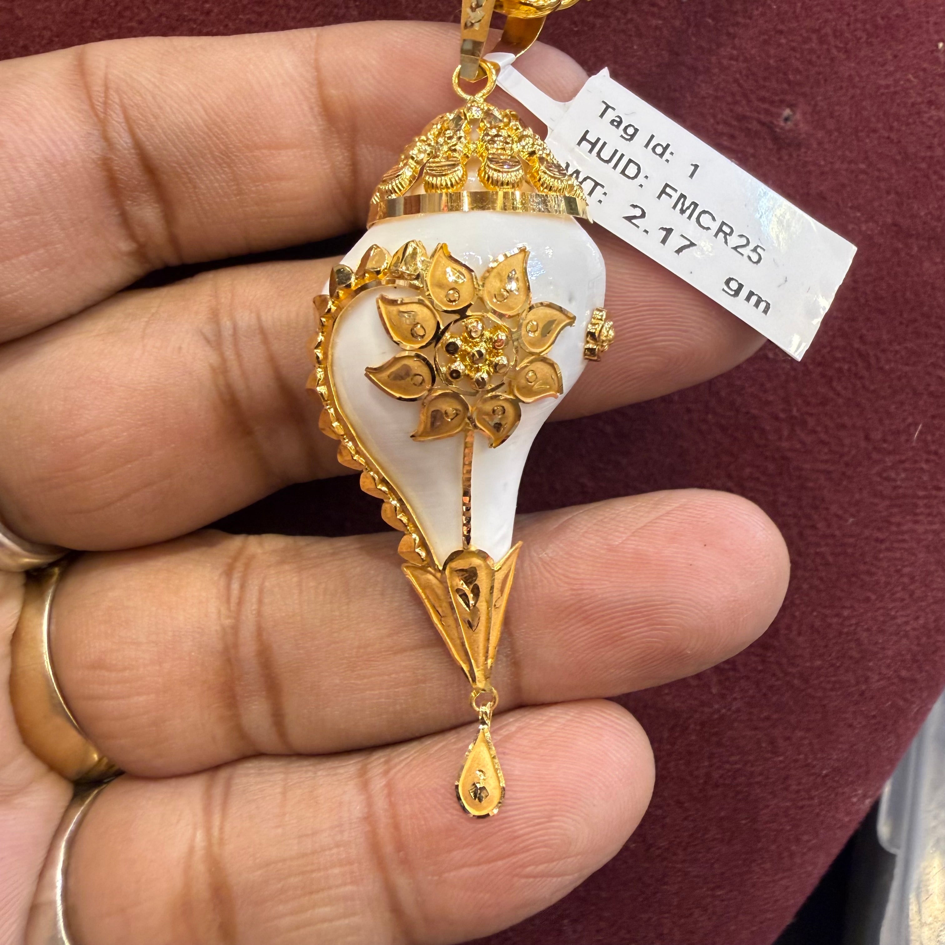 GOLD PENDANT- WGT: 2.170 GM APPROX BIS CERTIFIED HUID HALLMARK 916 22KT GOLD SANKHA PENDANT 1 PIECE WITH TASSEL FOR WOMEN.
