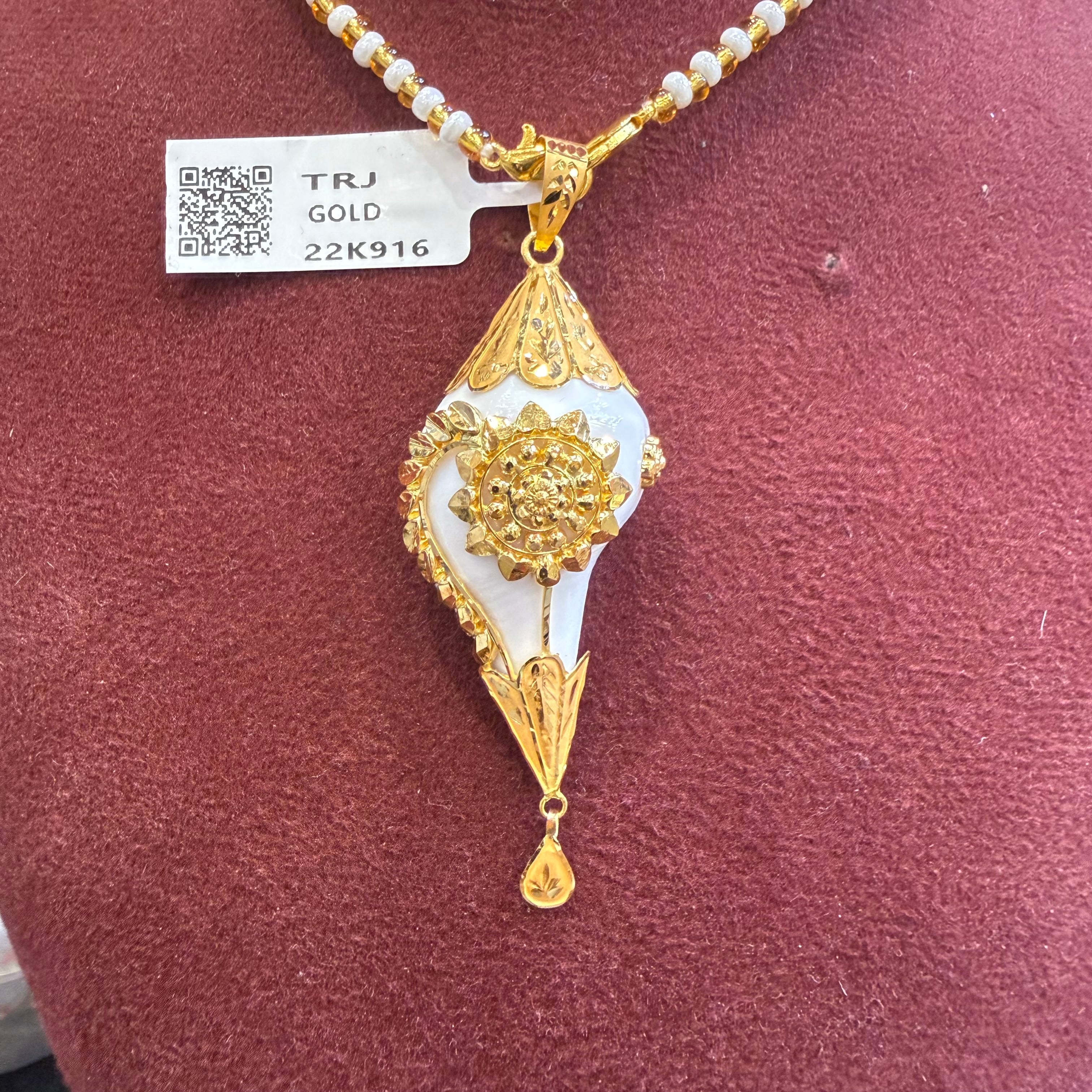 GOLD PENDANT- WGT: 1.890 GM APPROX BIS CERTIFIED HUID HALLMARK 916 22KT GOLD SANKHA PENDANT 1 PIECE WITH TASSEL FOR WOMEN.