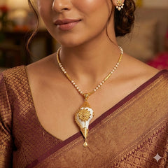 GPM22K- WGT: 1.890 GM APPROX BIS CERTIFIED HUID HALLMARK 916 22KT GOLD SANKHA PENDANT 1 PIECE WITH TASSEL FOR WOMEN.