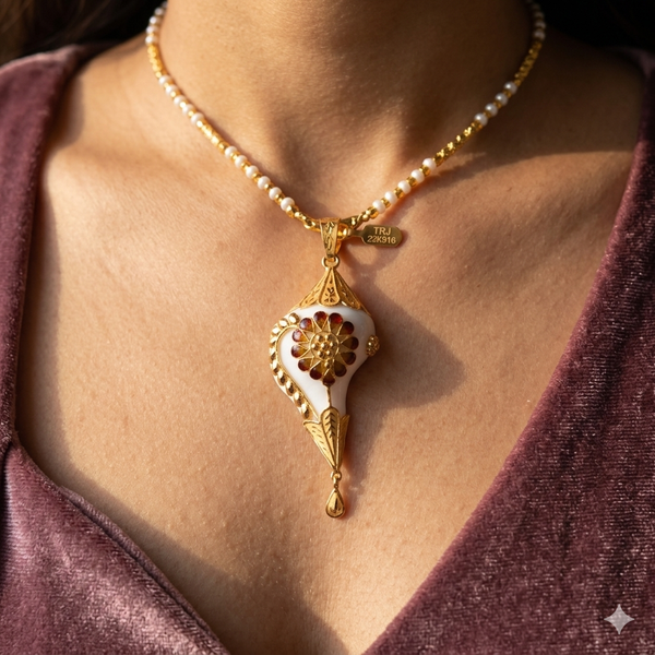 GPM22K- WGT: 2.080 GM APPROX BIS CERTIFIED HUID HALLMARK 916 22KT GOLD SANKHA PENDANT 1 PIECE WITH TASSEL FOR WOMEN.
