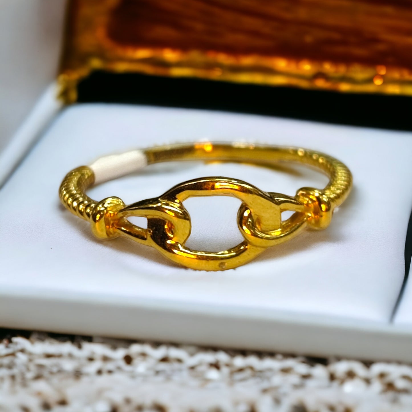 TRJ (SIZE: 10) WGT: 1.110 GM APPROX 14KT HALLMARK GOLD RING FOR WOMEN 1 PIECE.