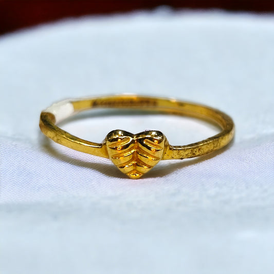 TRJ (SIZE: 13) WGT: 0.680 GM APPROX 14KT HALLMARK GOLD RING FOR WOMEN 1 PIECE.
