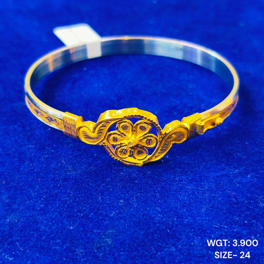 TRJ (SIZE: 24) WGT: 3.900 GM APPROX 22KT HUID HALLMARK GOLD NOA BANGLES 1 PIECE.