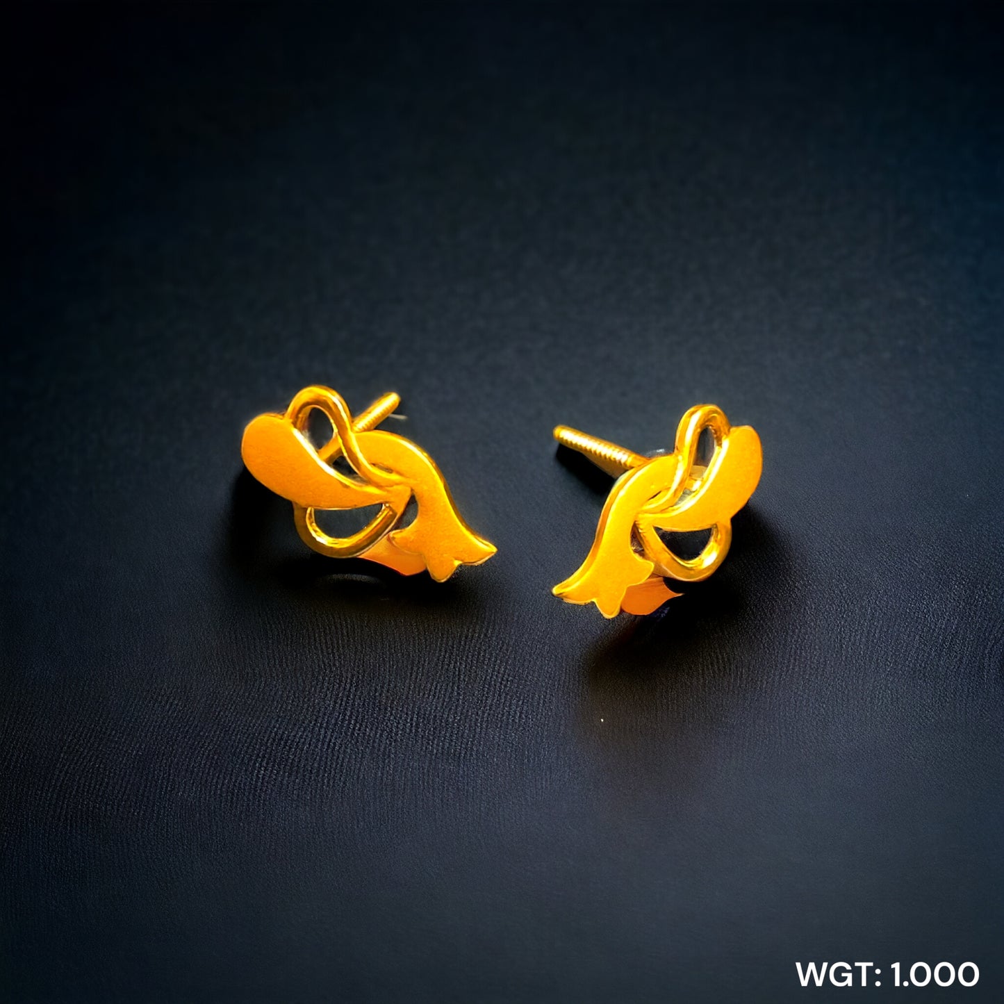 (GPT) TRJ WGT: 1.00 GM APPROX 14KT HUID HALLMARK GOLD EAR STUD 1 PAIR FOR REGULAR USE.