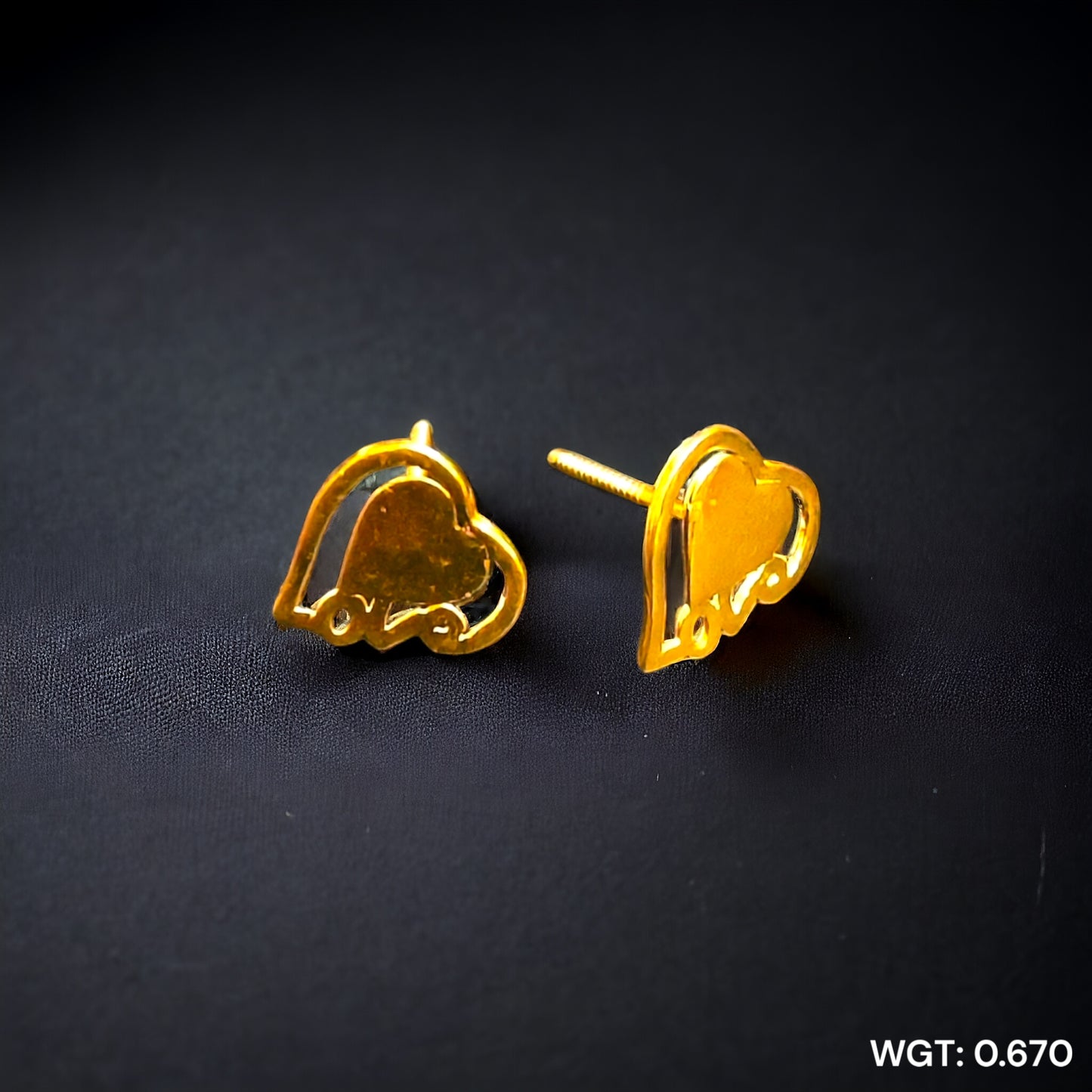 (GPT) TRJ WGT: 0.670 GM APPROX 14KT HUID HALLMARK GOLD EAR STUD 1 PAIR FOR REGULAR USE.