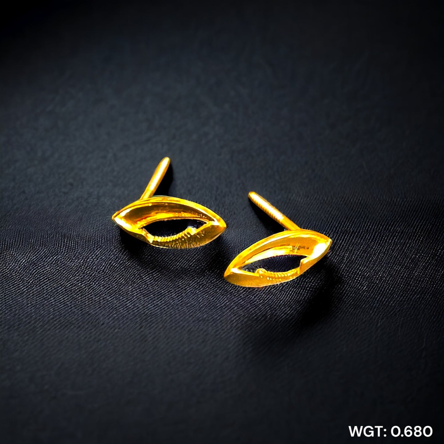 (GPT) TRJ WGT: 0.680 GM APPROX 14KT HUID HALLMARK GOLD EAR STUD 1 PAIR FOR REGULAR USE.