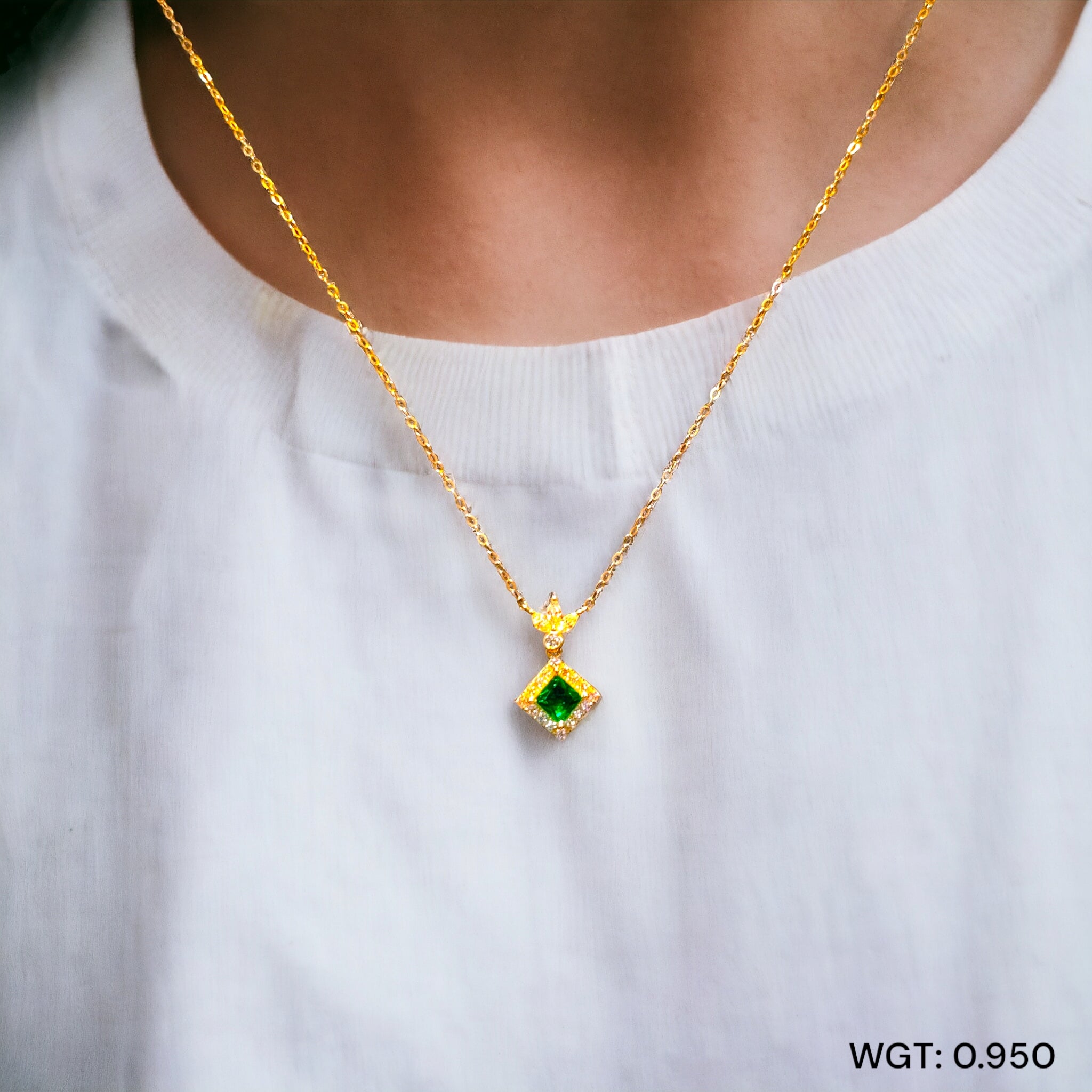 VIRAL TOFU CHAIN (GCH) TRJ WGT: 0.950 GM APPROX 18KT HUID HALLMARK GOLD CHAIN WITH PENDANT 1 PIECE 18 INCH (FOR SPECIAL GIFT ONLY)NOT FOR DAILY USE.(SOLD ON MRP)